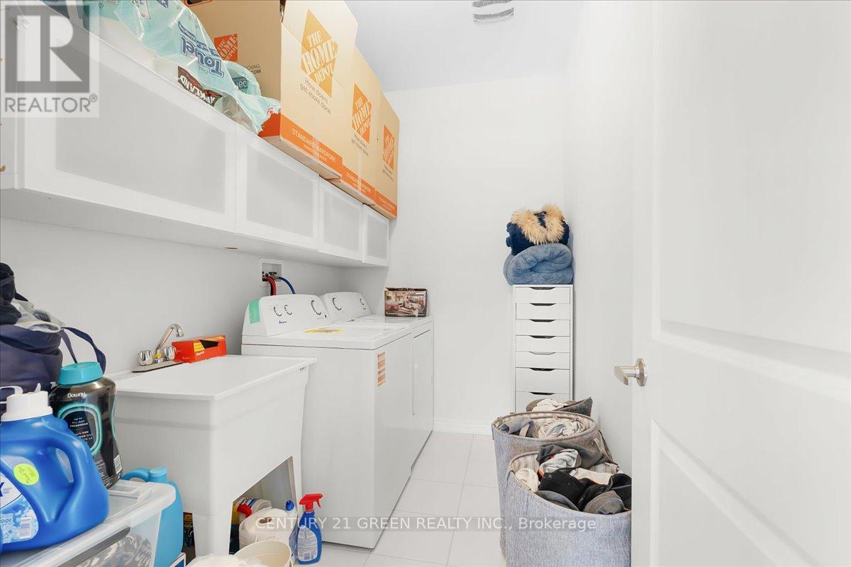 384 KENNEDY CIRCLE W - 27