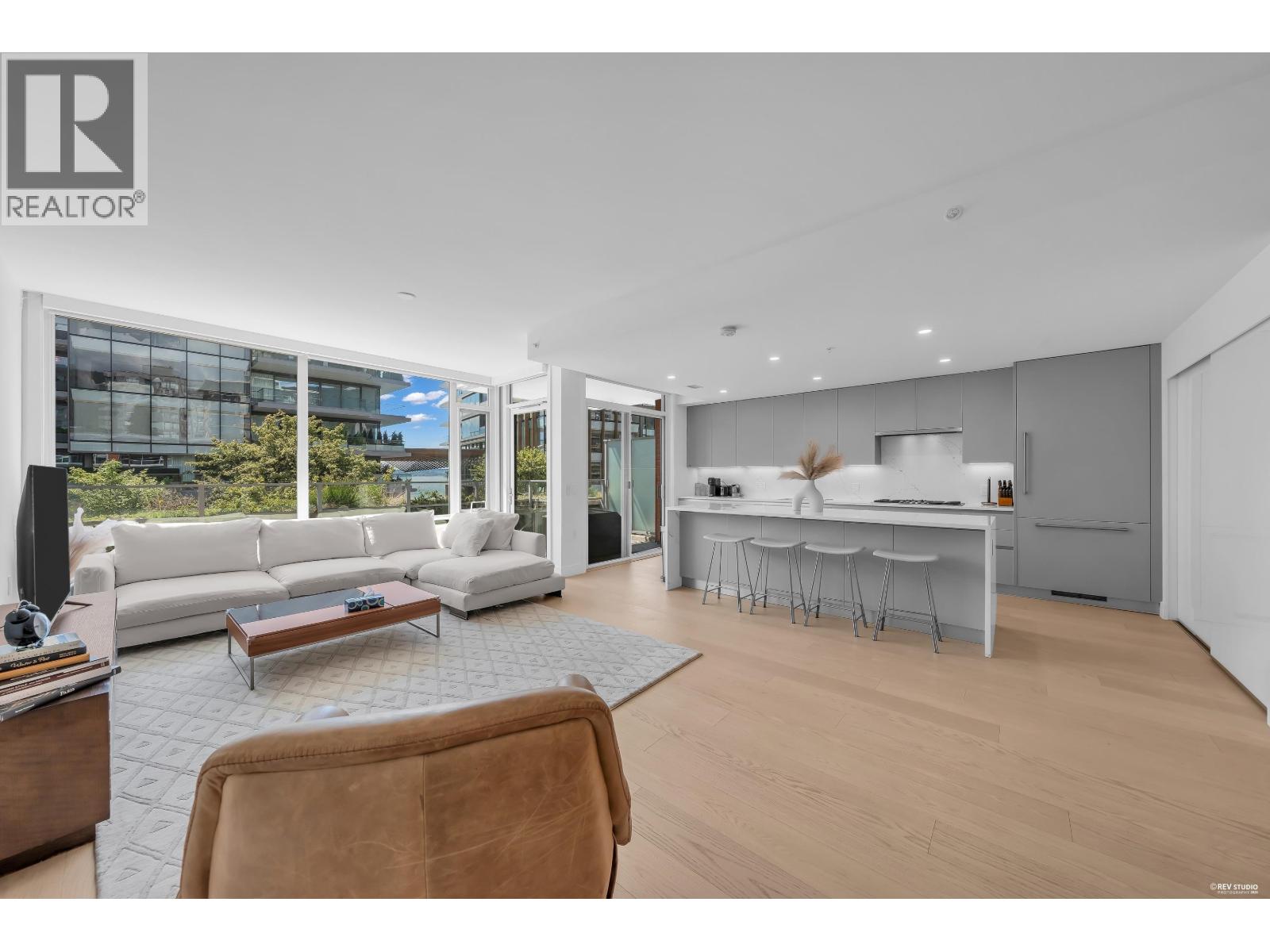 207 1331 MARINE Drive - photo 2