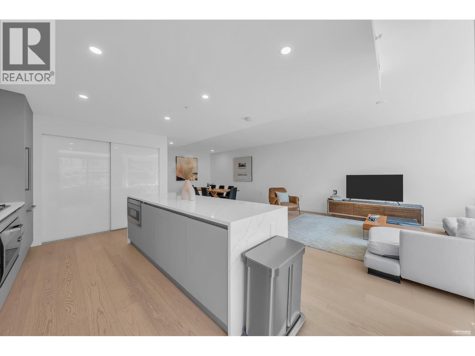 207 1331 MARINE DRIVE — main photo