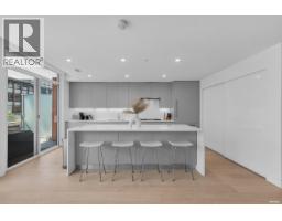 207 1331 Marine Drive, West Vancouver, BC V7T1B6 Photo 9