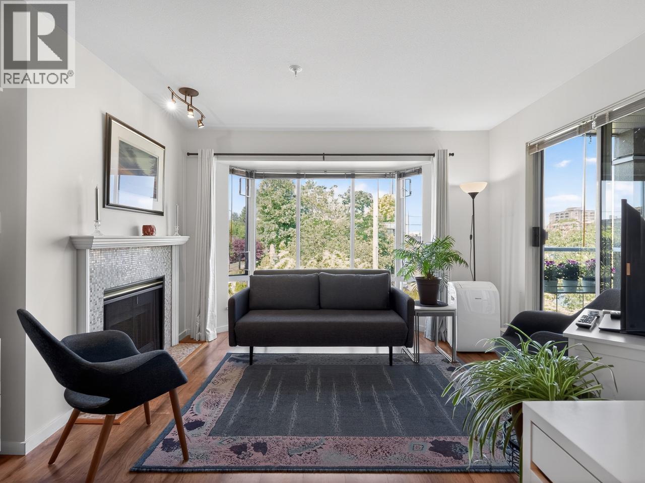 305 2195 5TH Avenue - main photo