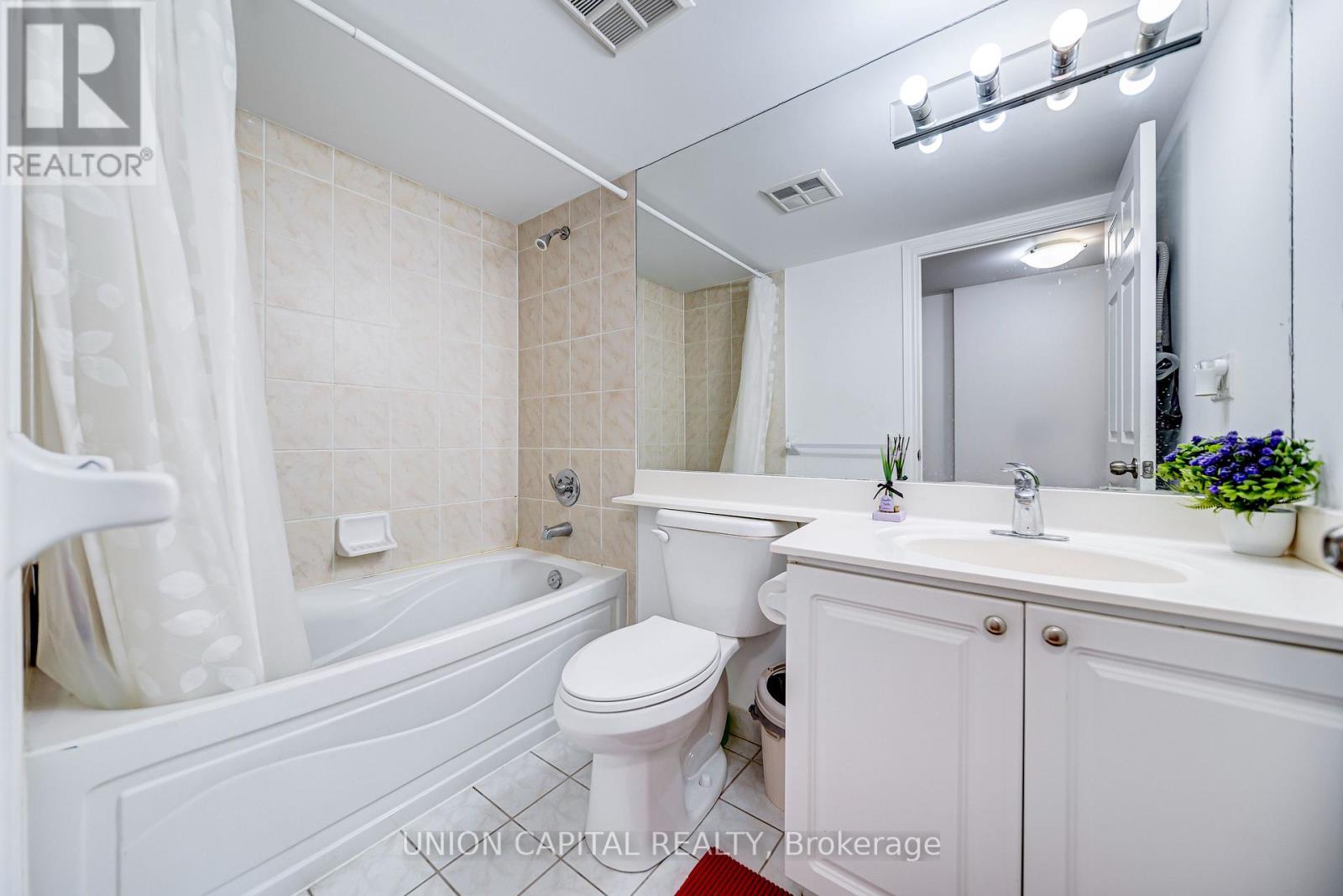 #1225 3888 DUKE OF YORK BOULEVARD - 16
