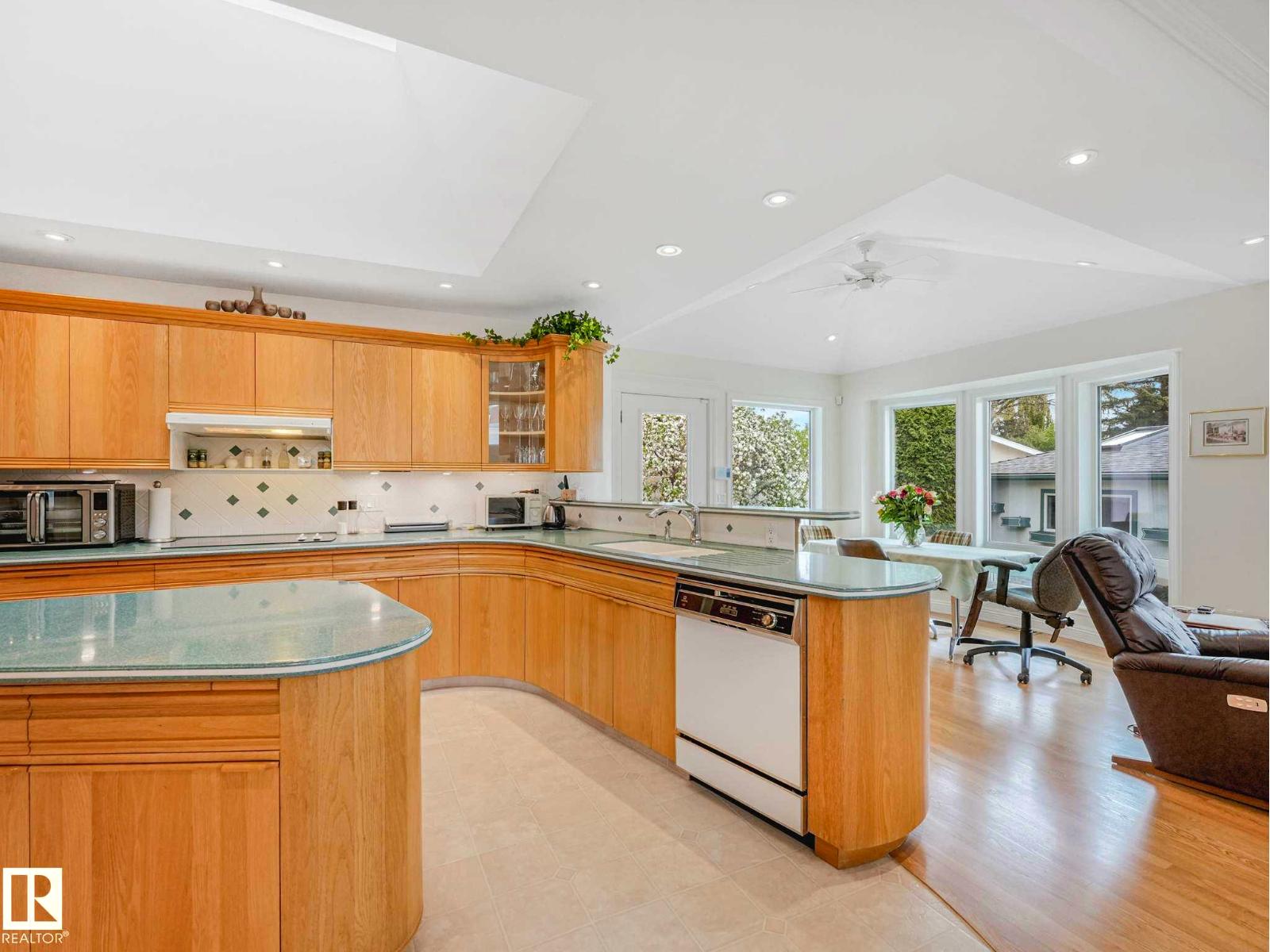 14303 50 AV NW - 15