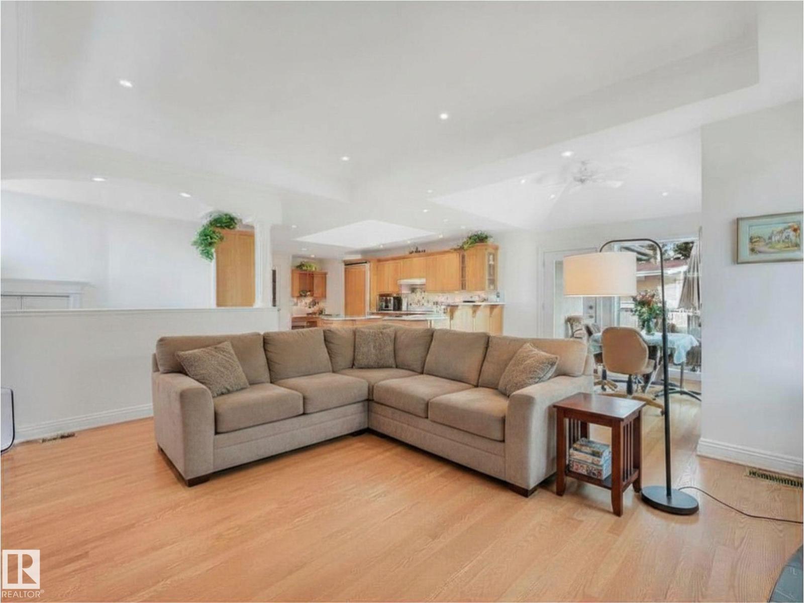 14303 50 AV NW - 22