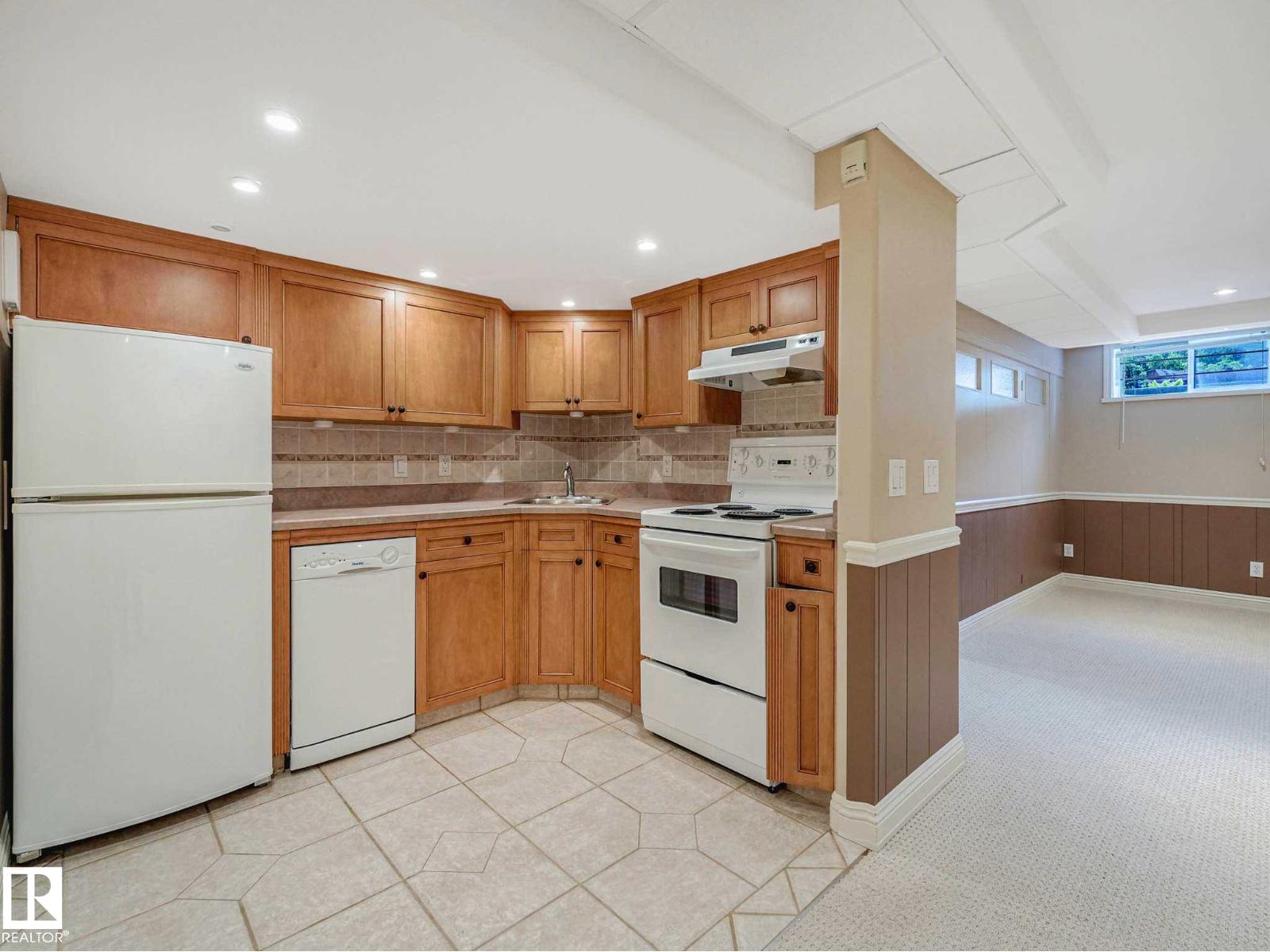 14303 50 AV NW - 43