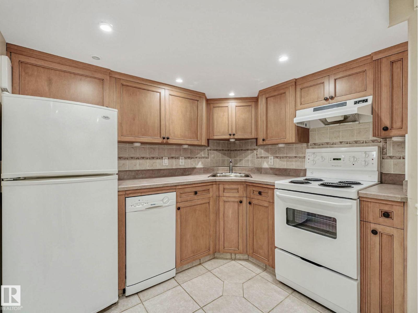 14303 50 AV NW - 44
