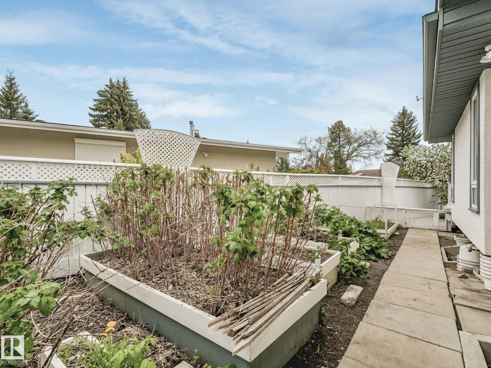 14303 50 AV NW - 62