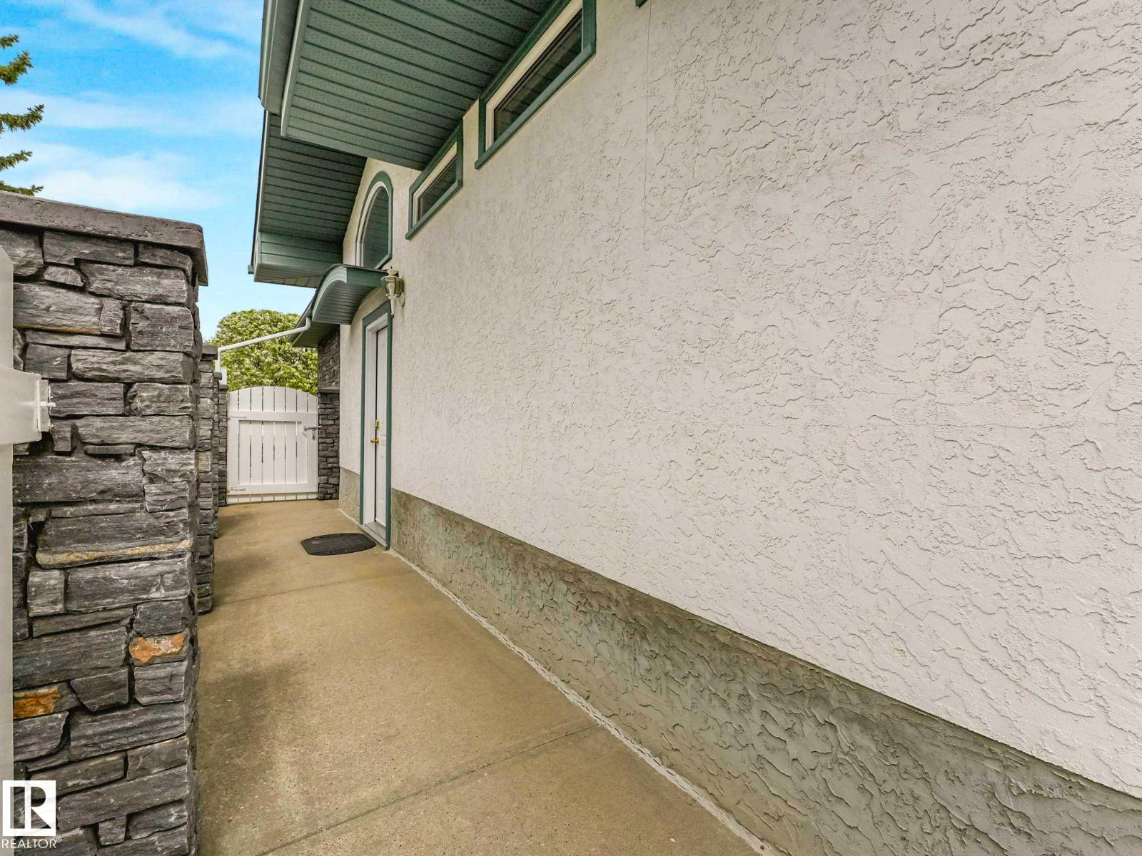 14303 50 AV NW - 63