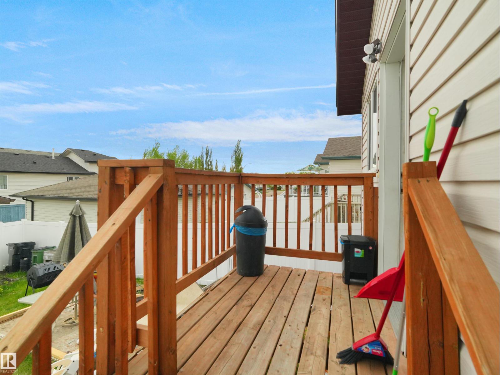 15511 45 ST NW - 12