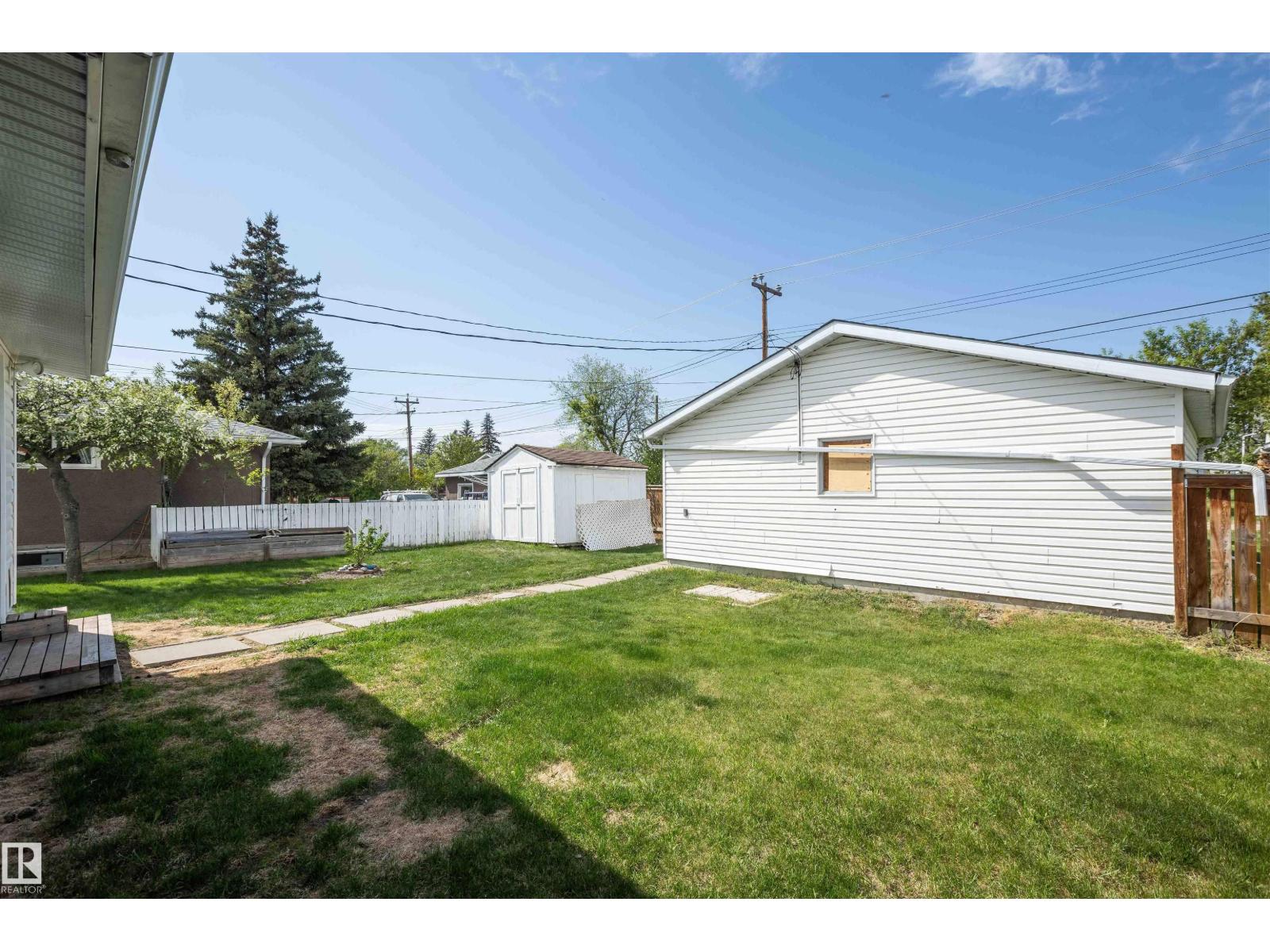 4414 54 AV — photo 11