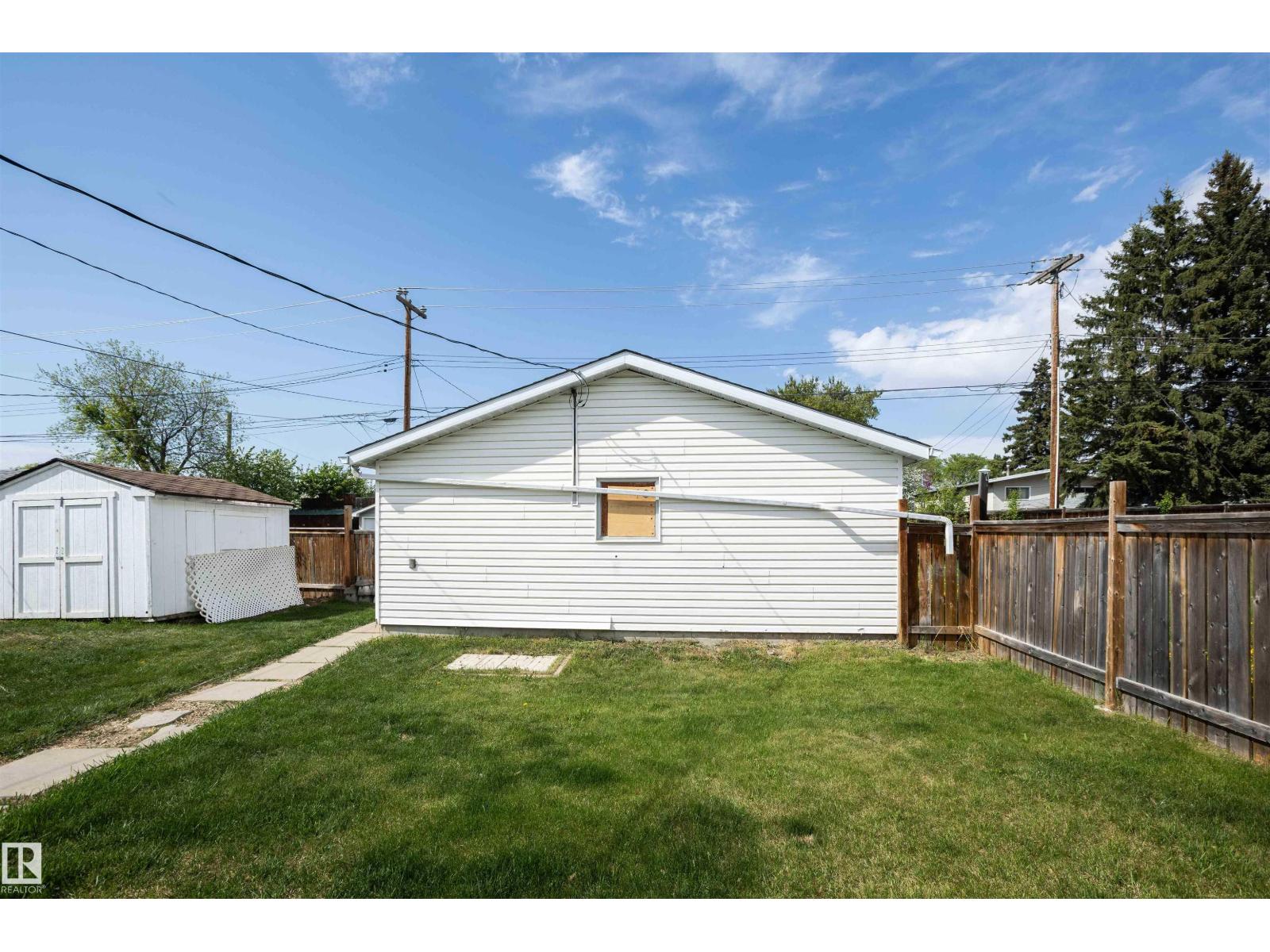 4414 54 AV — photo 12