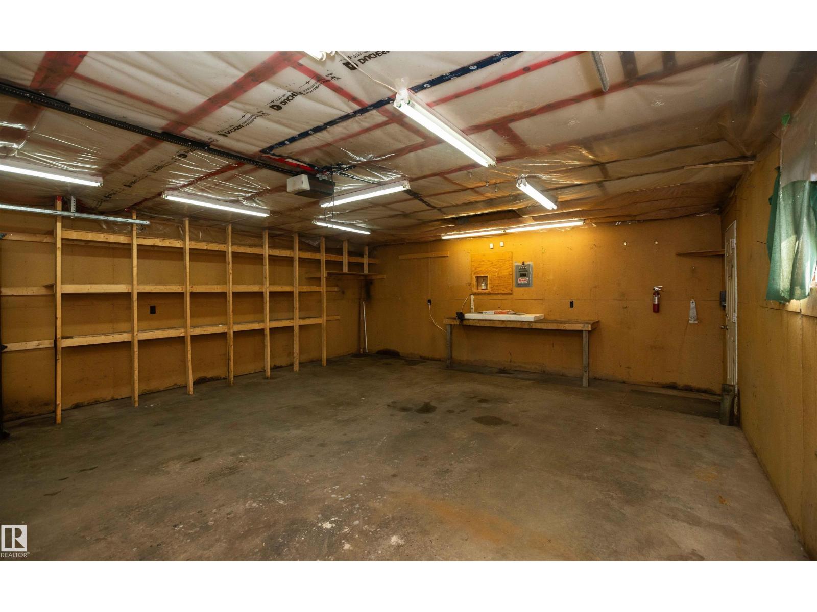 4414 54 AV — photo 18