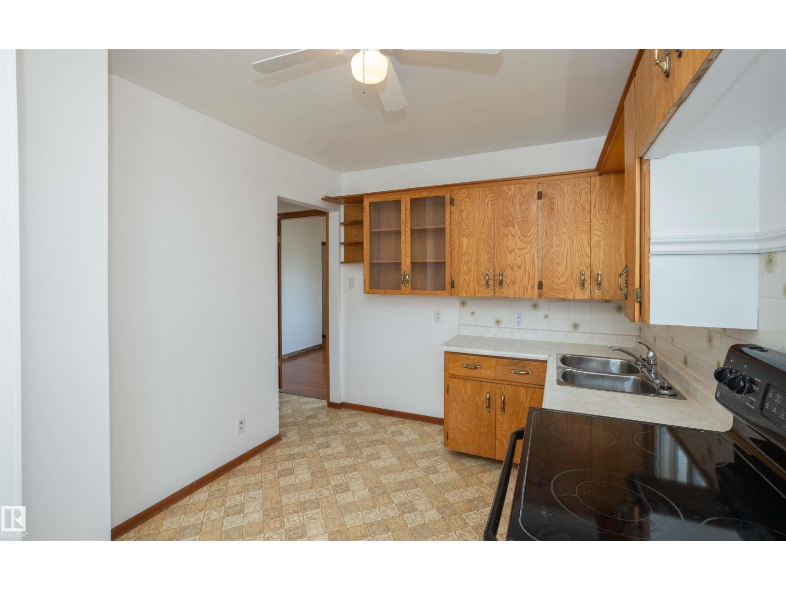 4414 54 AV — photo 29