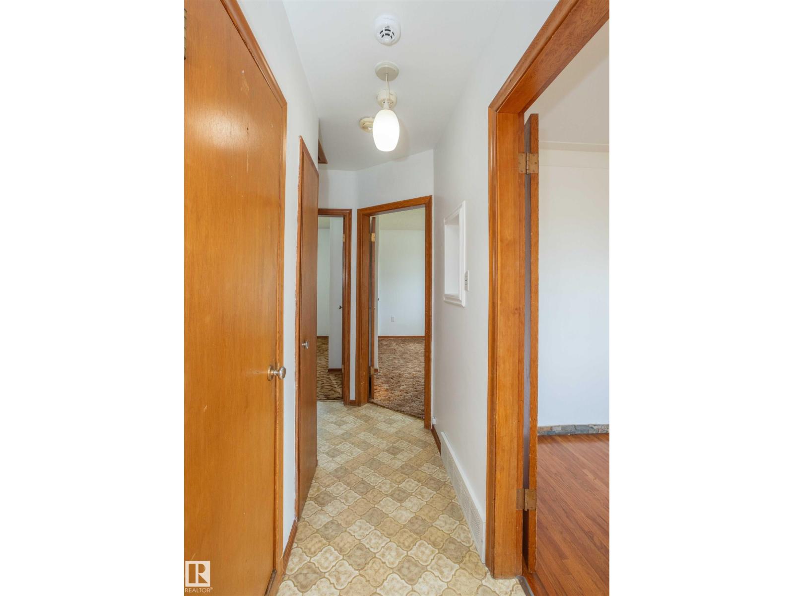 4414 54 AV — photo 31