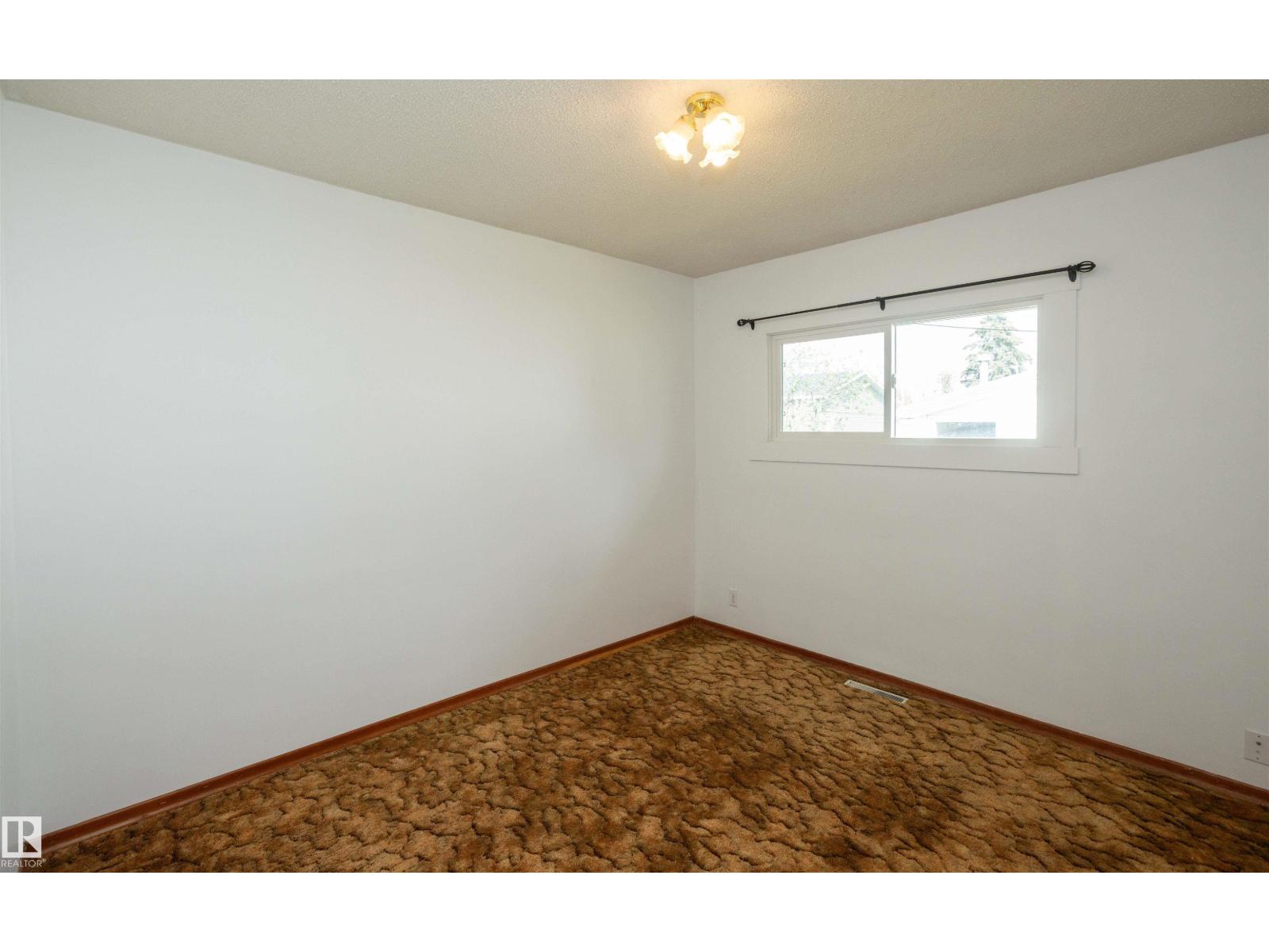 4414 54 AV — photo 38