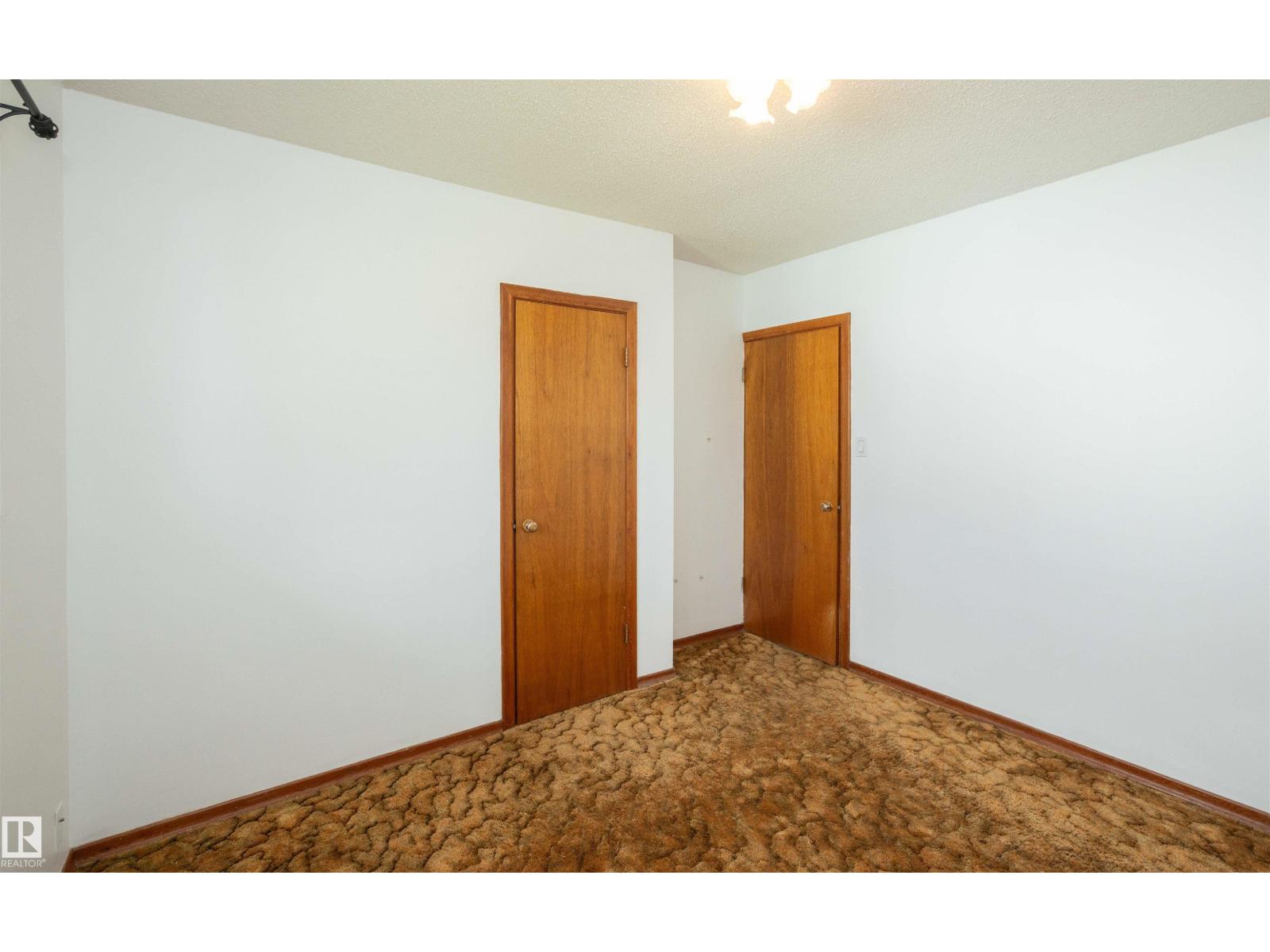 4414 54 AV — photo 40