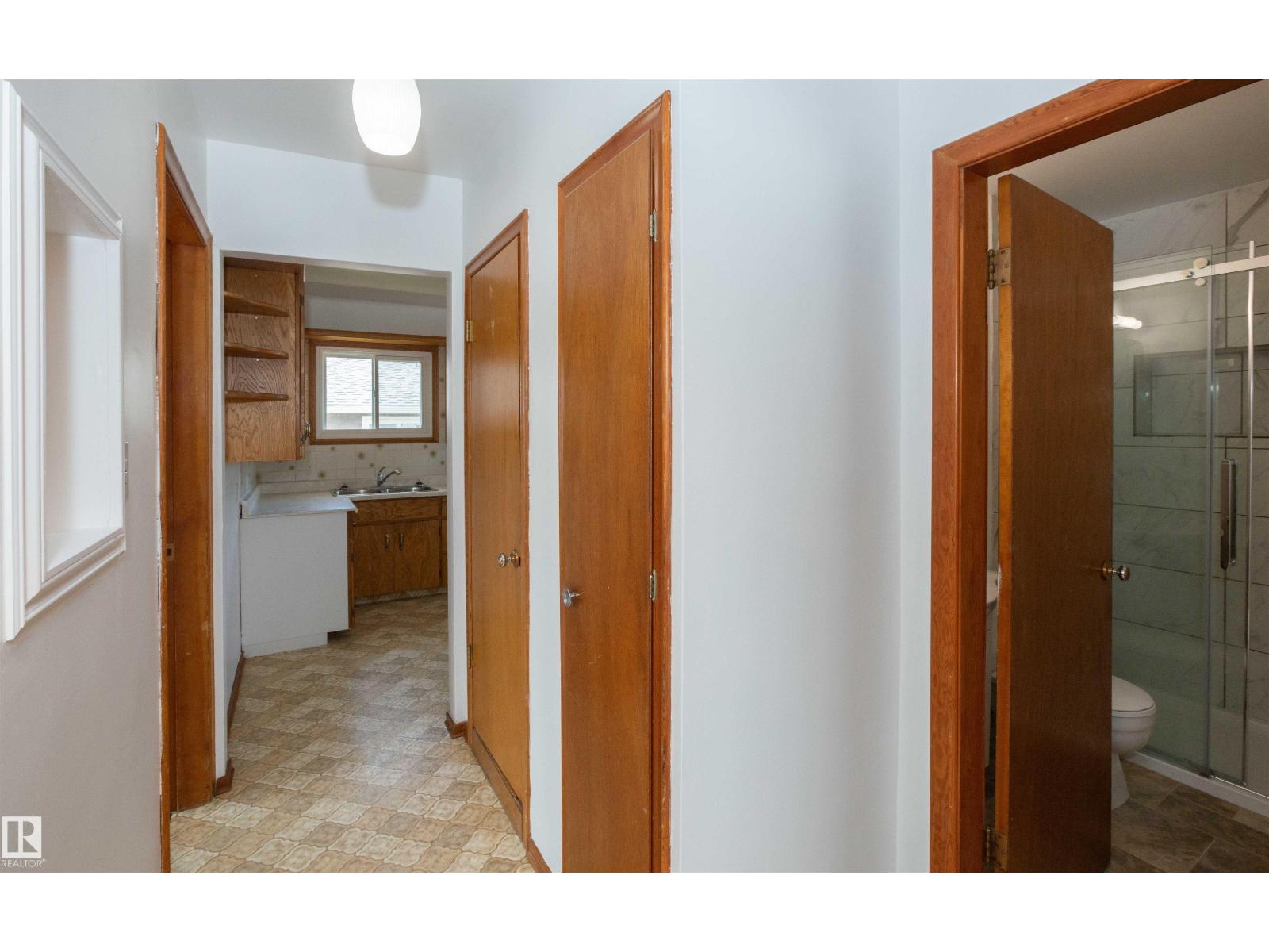 4414 54 AV — photo 45