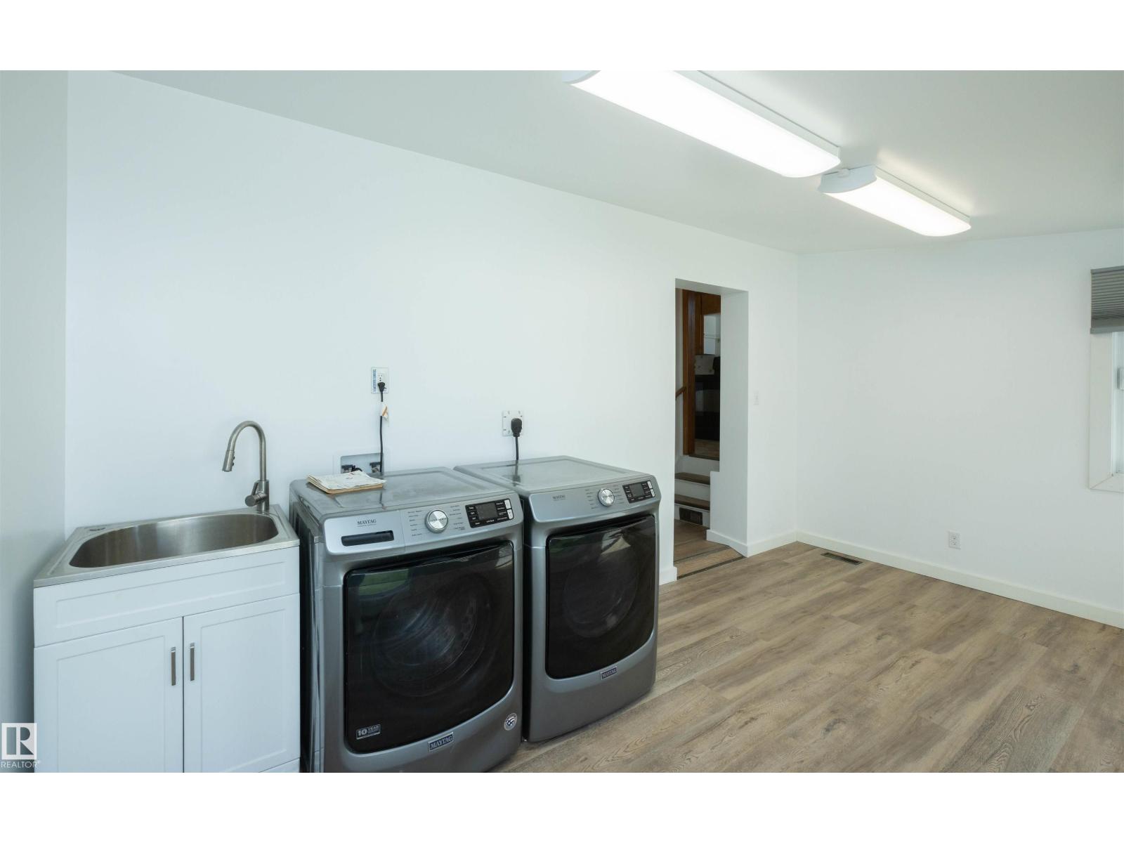 4414 54 AV — photo 48