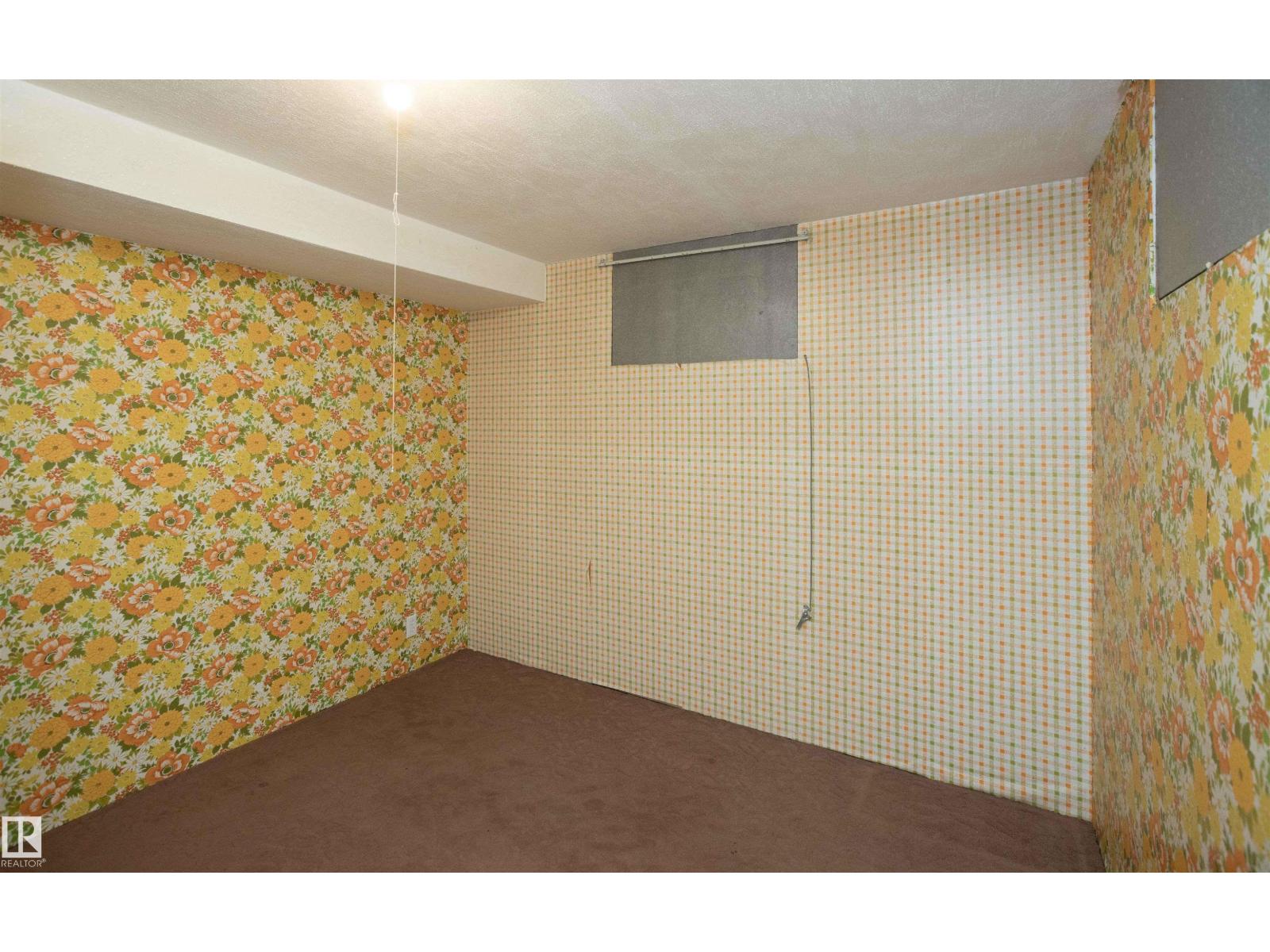 4414 54 AV — photo 57