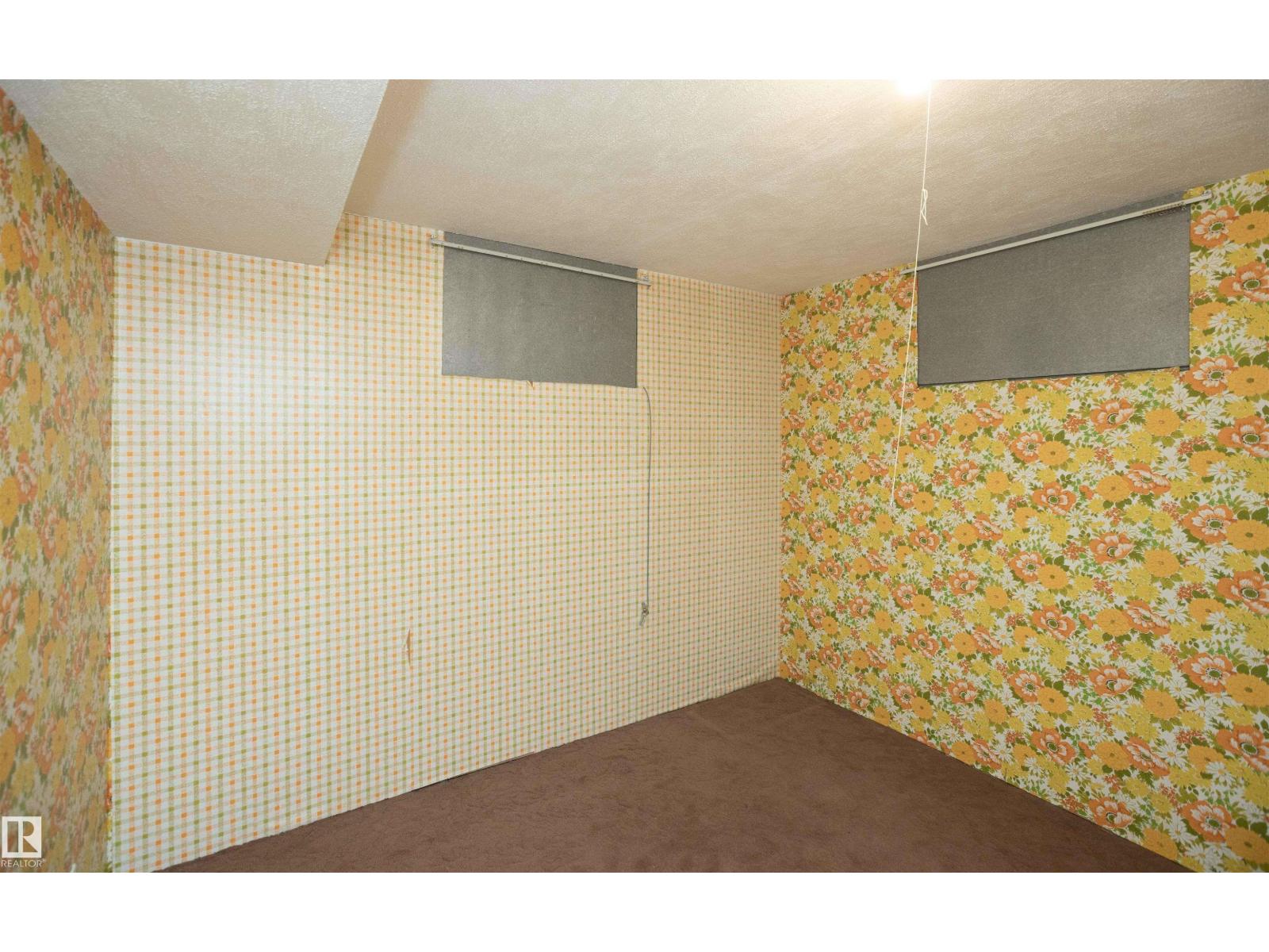 4414 54 AV — photo 58