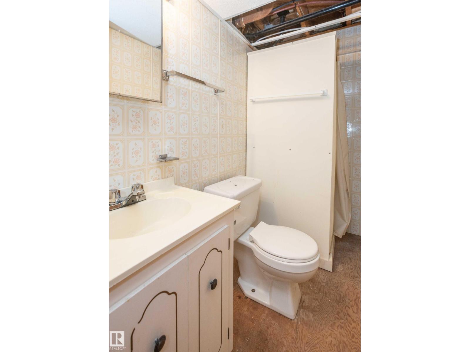 4414 54 AV — photo 65