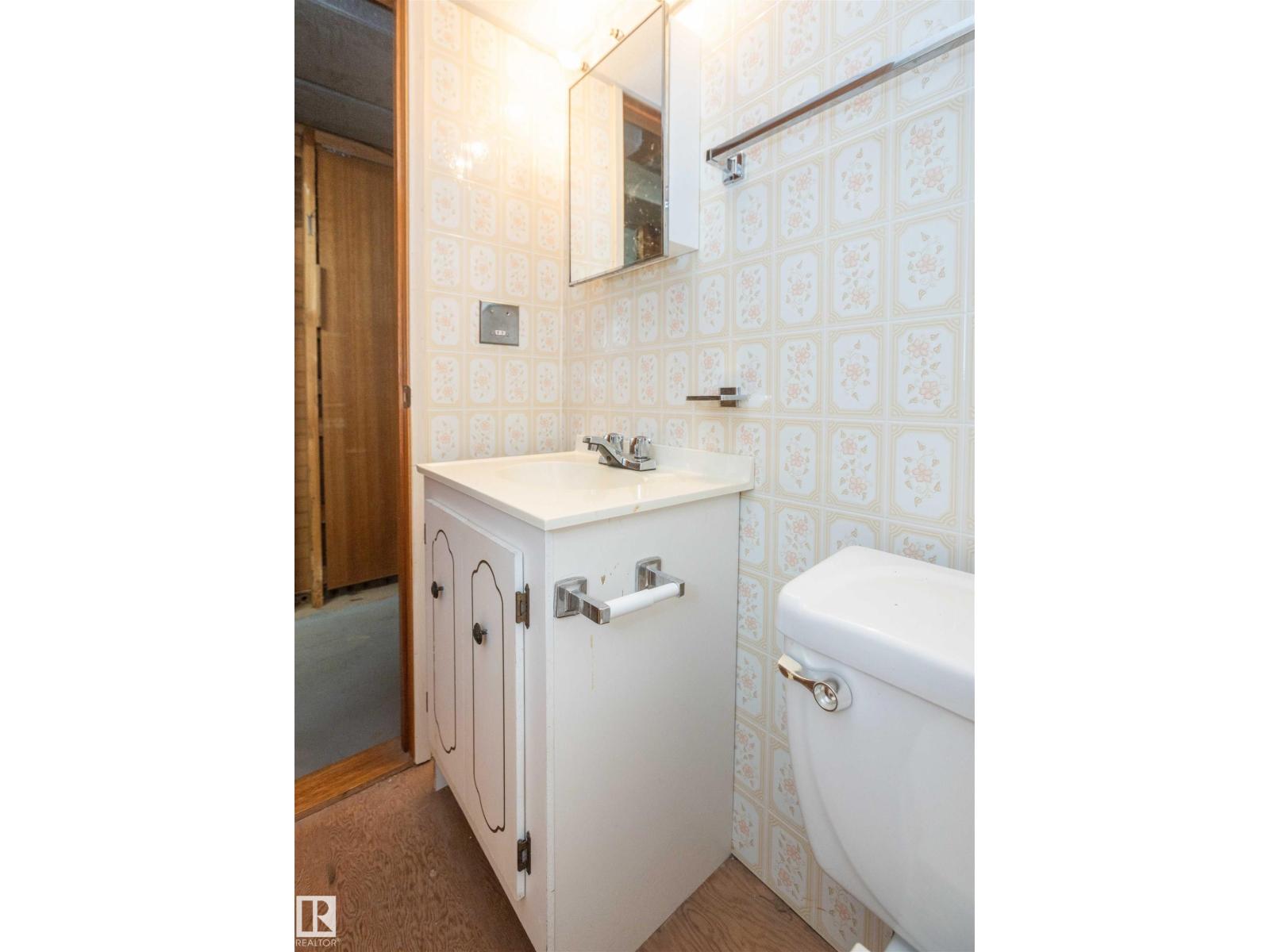 4414 54 AV — photo 66