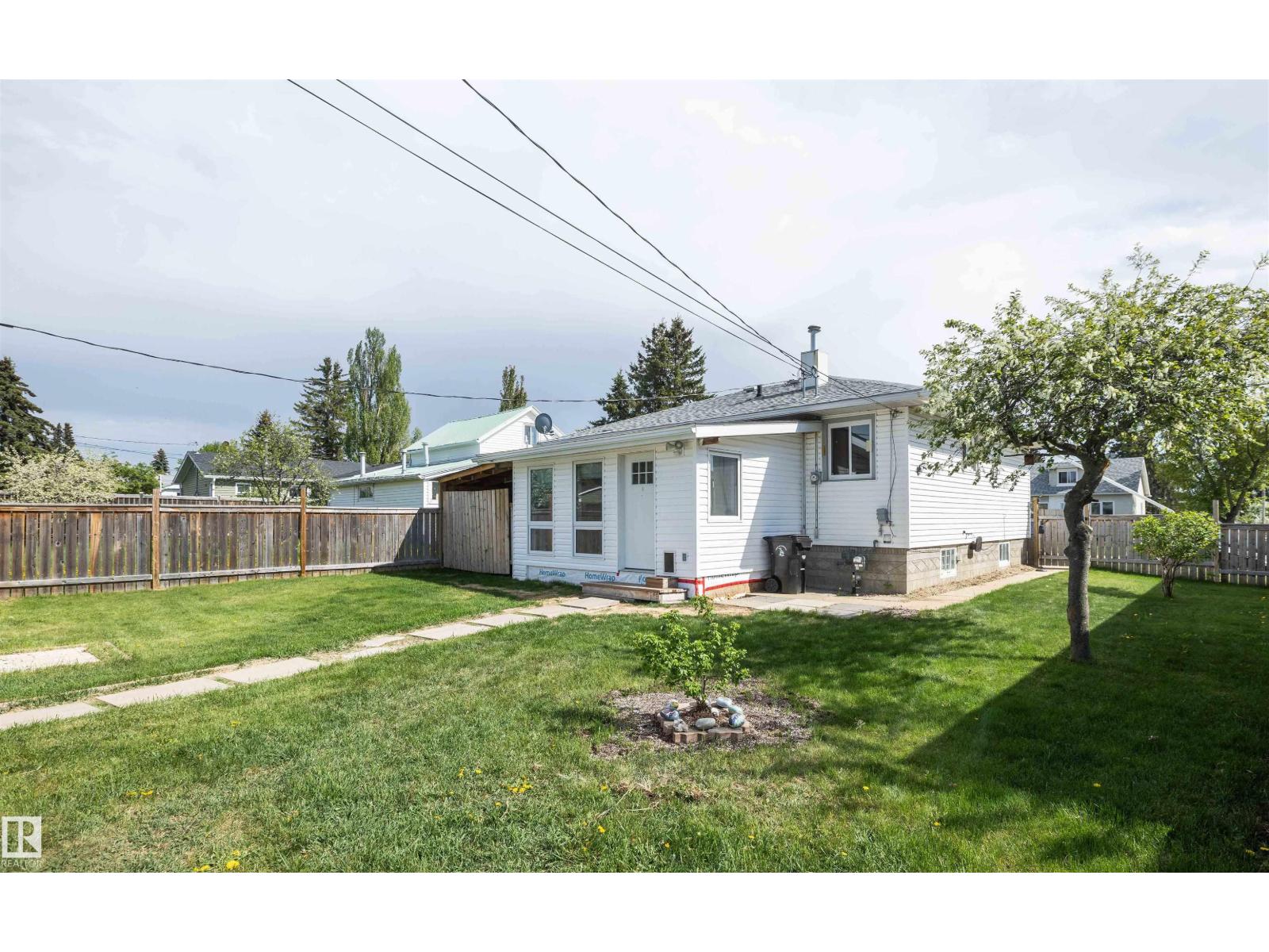 4414 54 AV — photo 8