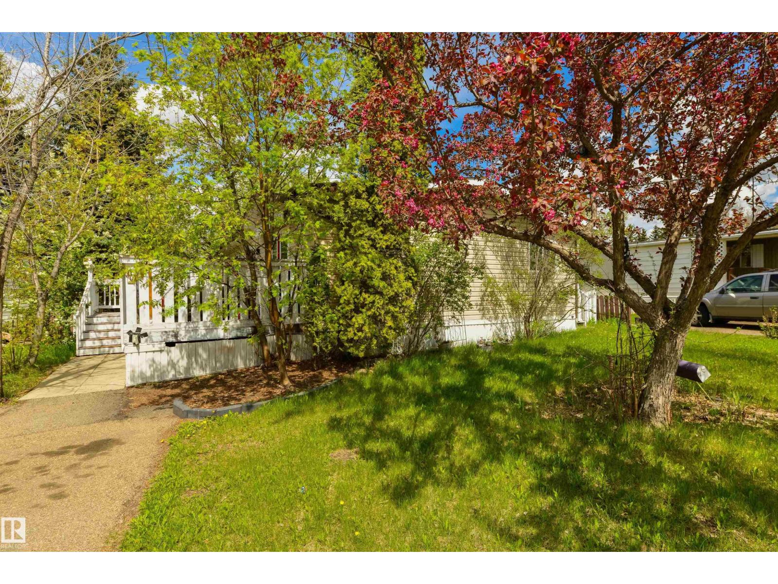 6 Hillcrest DR NW - 1