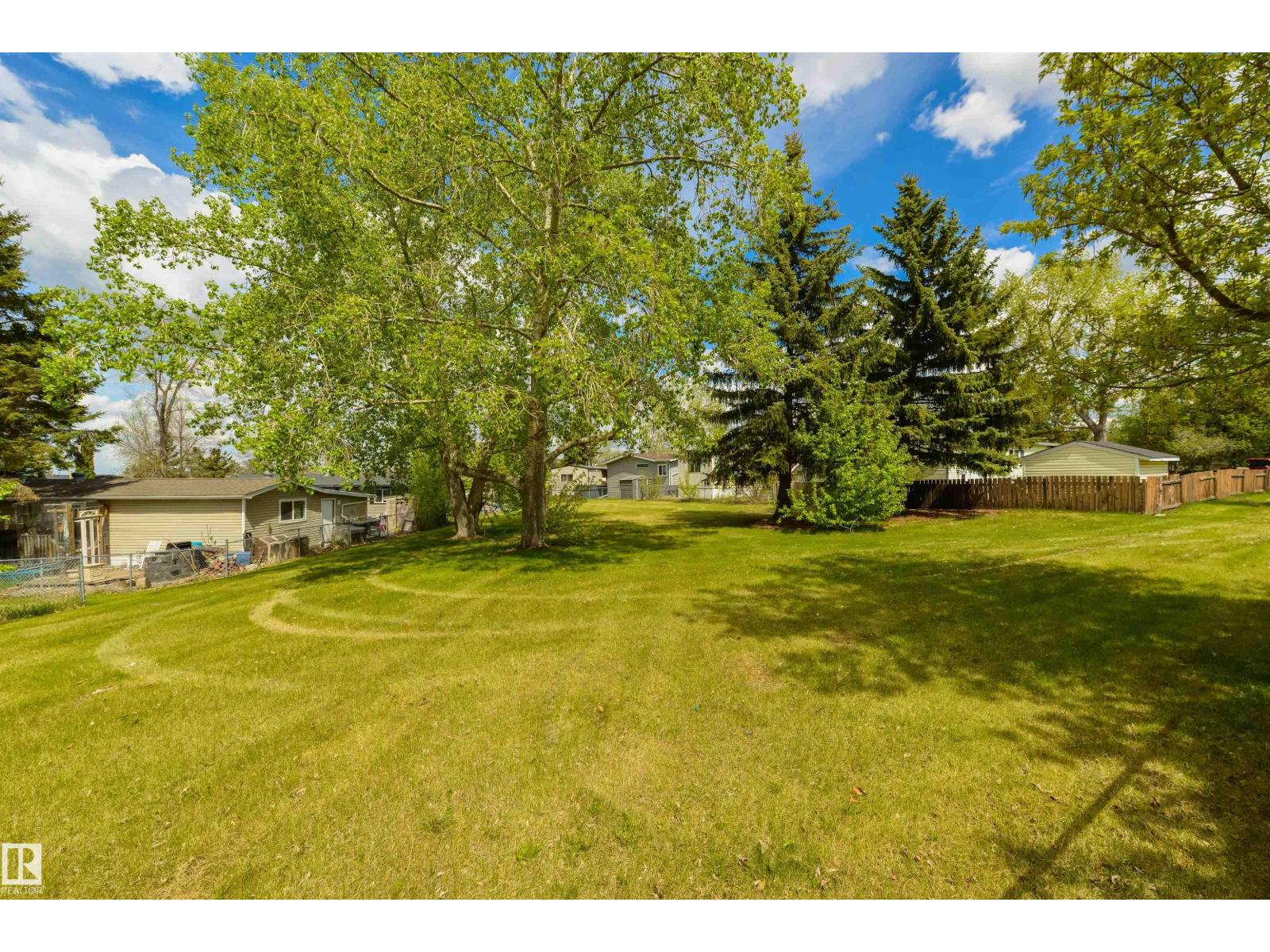6 Hillcrest DR NW - 28