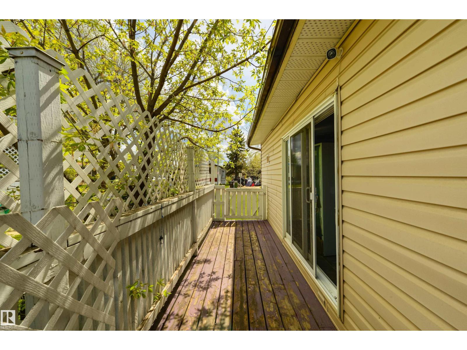 6 Hillcrest DR NW - 33