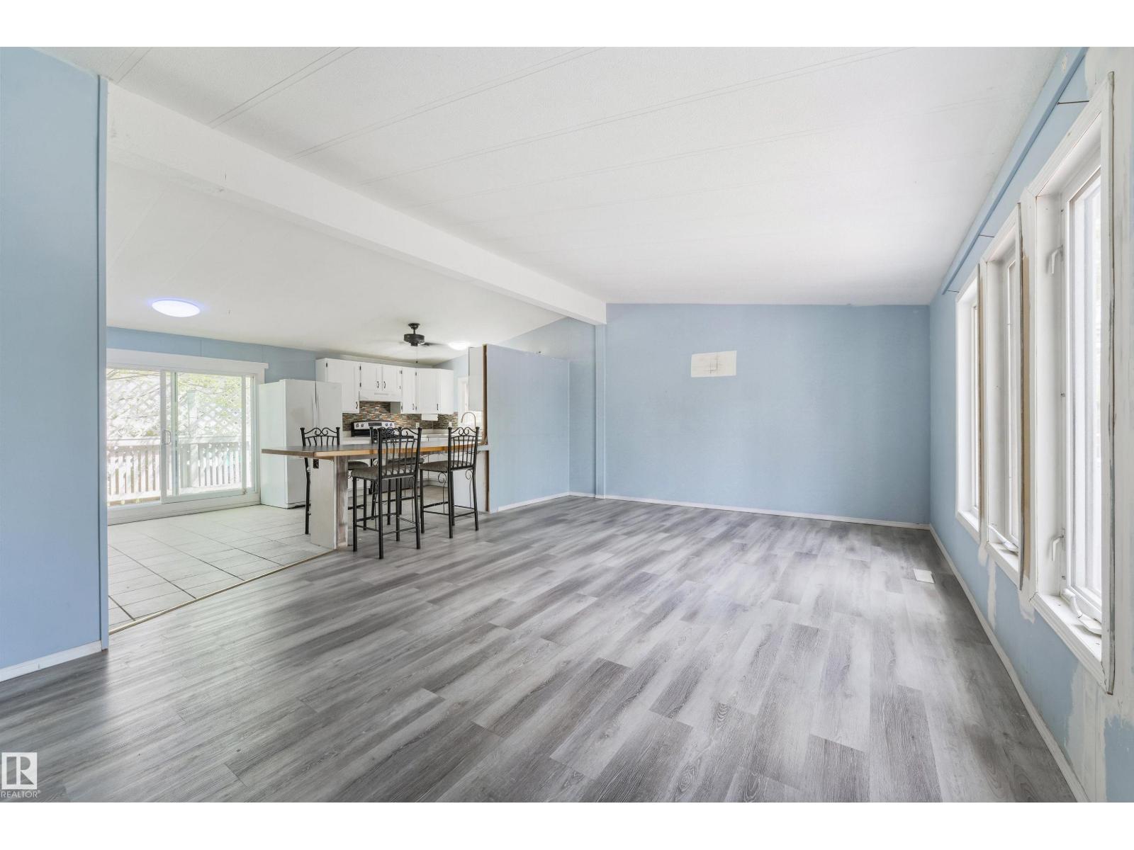 6 Hillcrest DR NW - 6