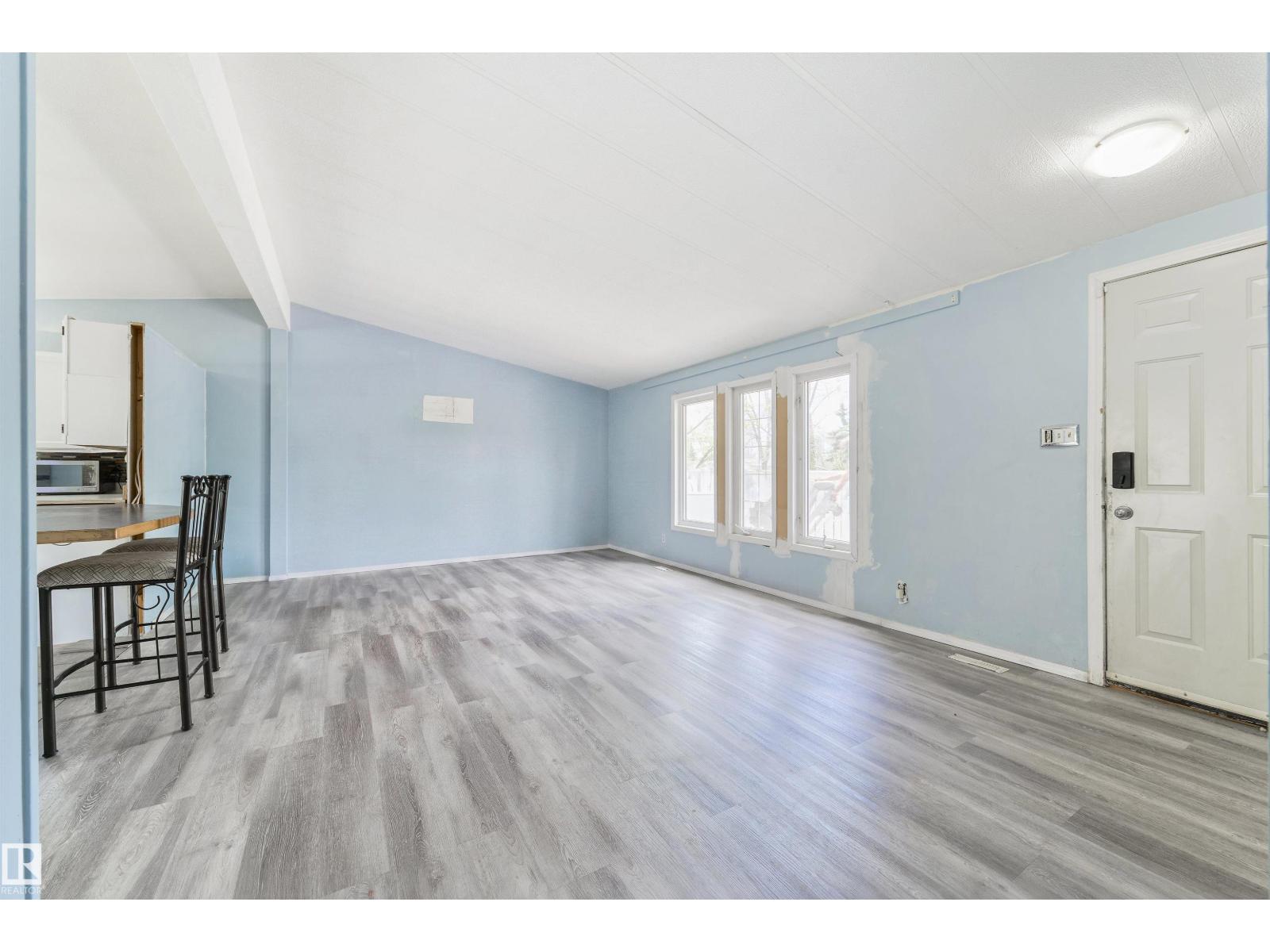 6 Hillcrest DR NW - 7