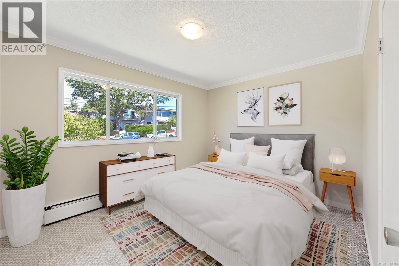 1341 Lyall St - 17