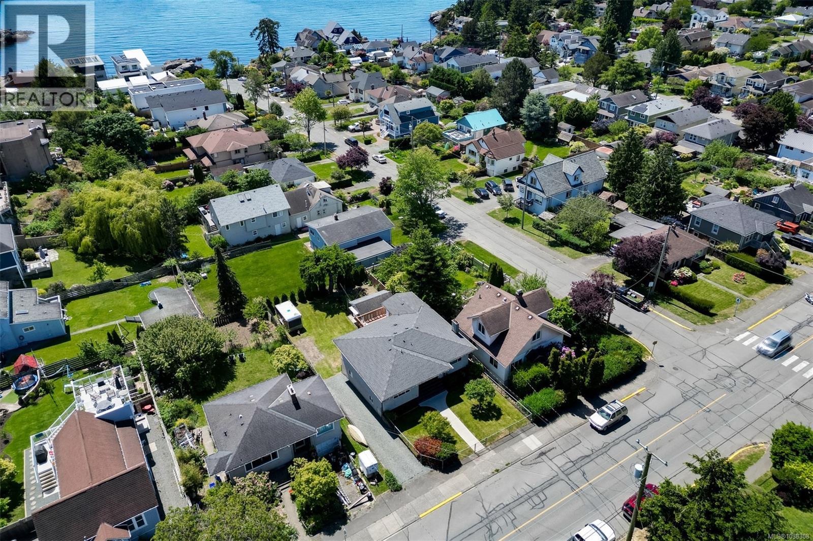 1341 Lyall St - 2