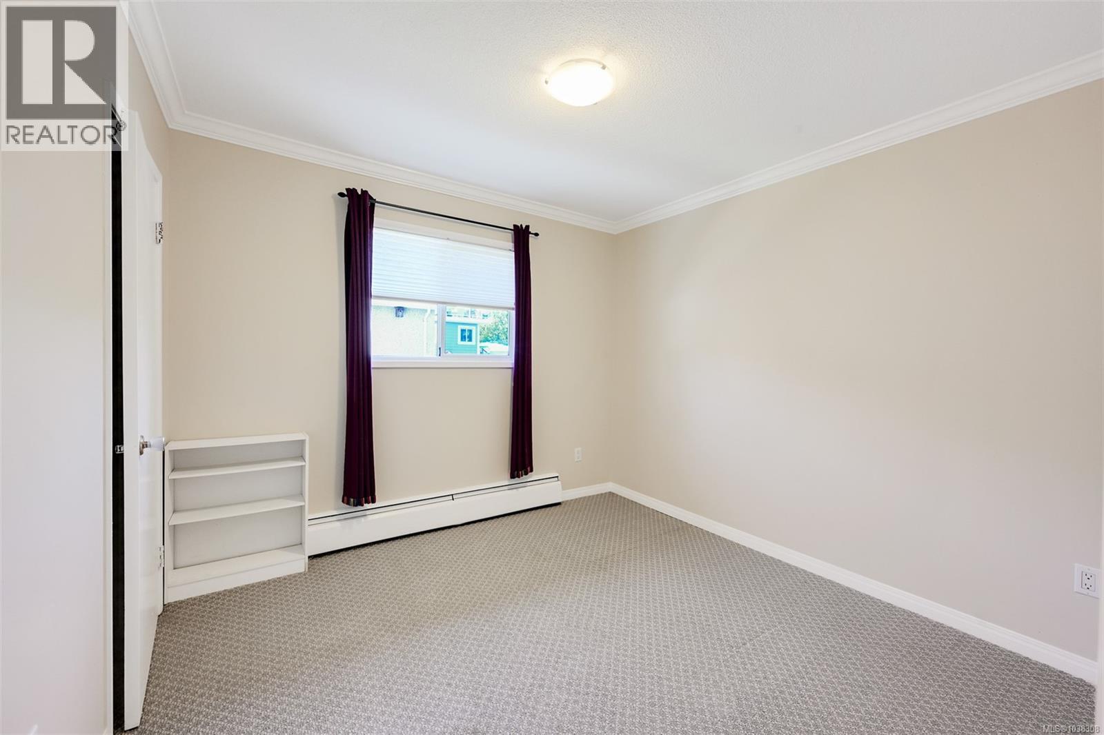 1341 Lyall St - 20