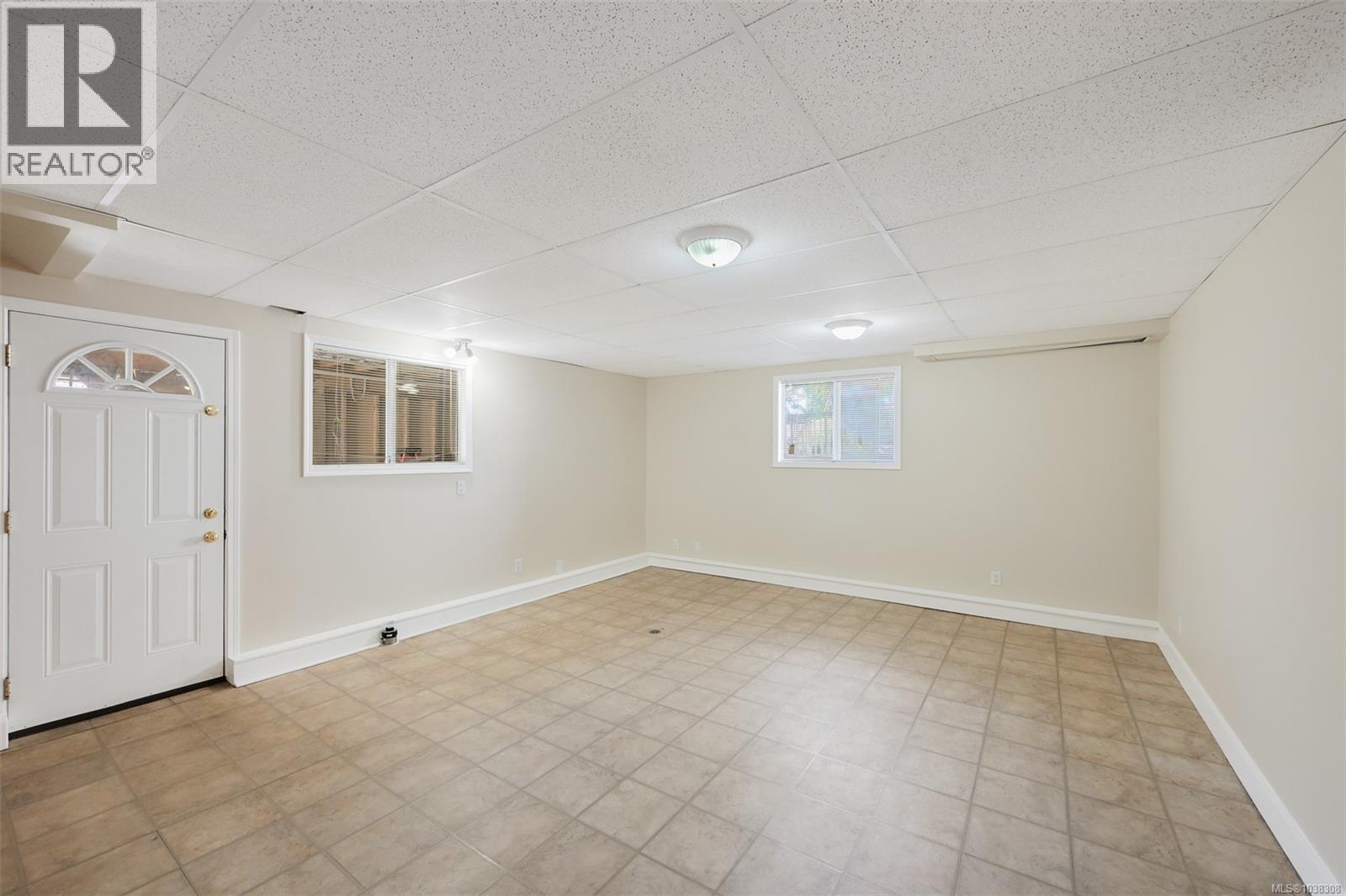 1341 Lyall St - 23