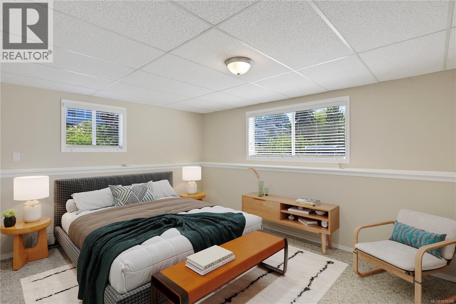 1341 Lyall St - 25