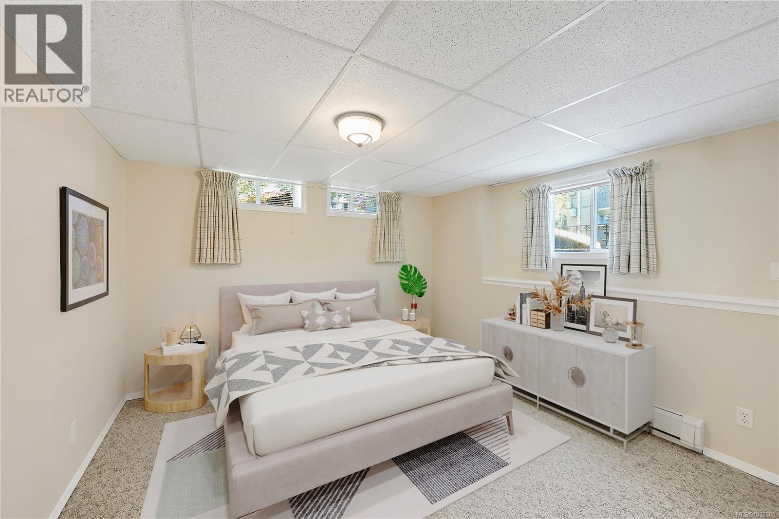 1341 Lyall St - 27