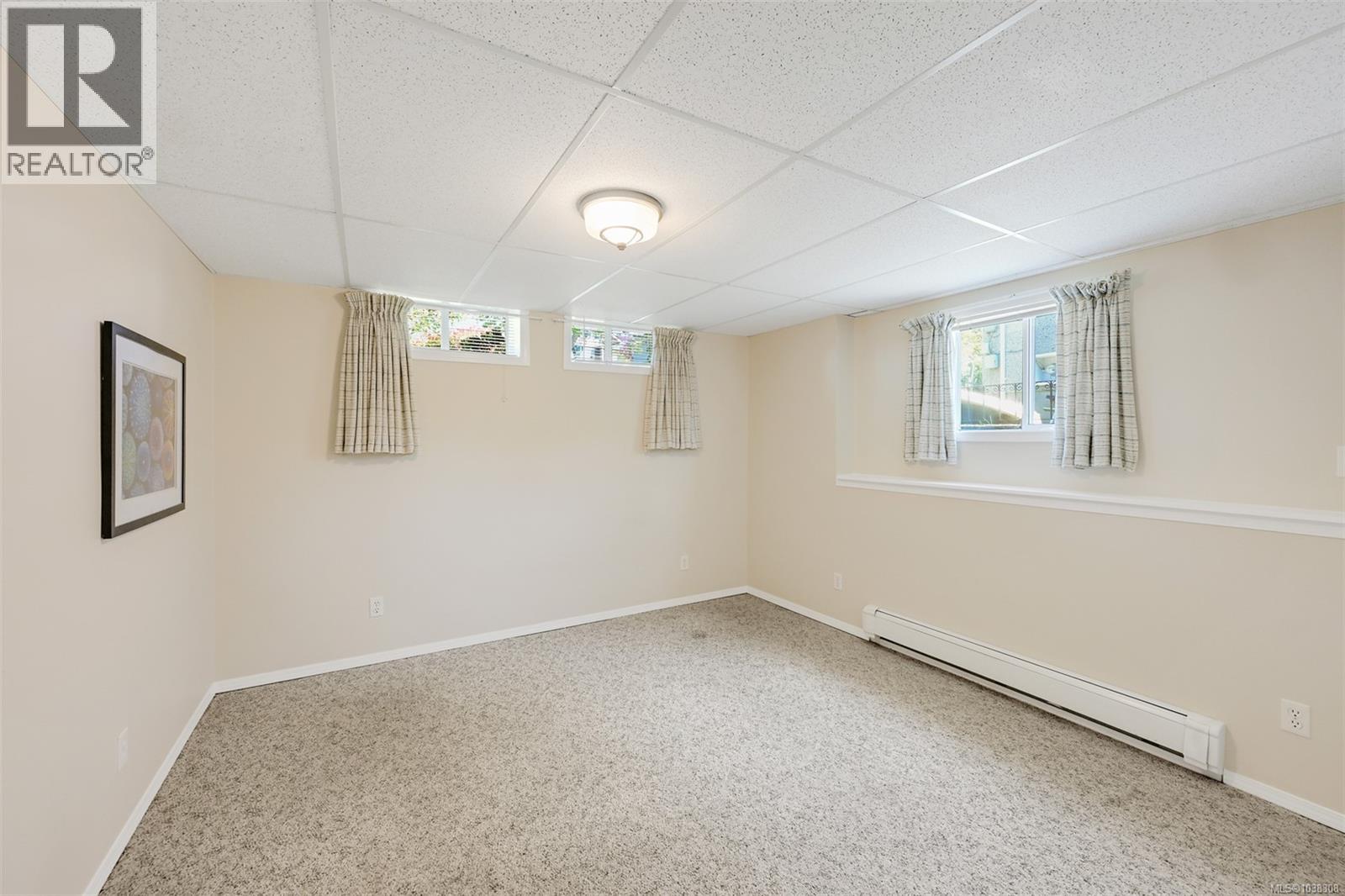 1341 Lyall St - 28