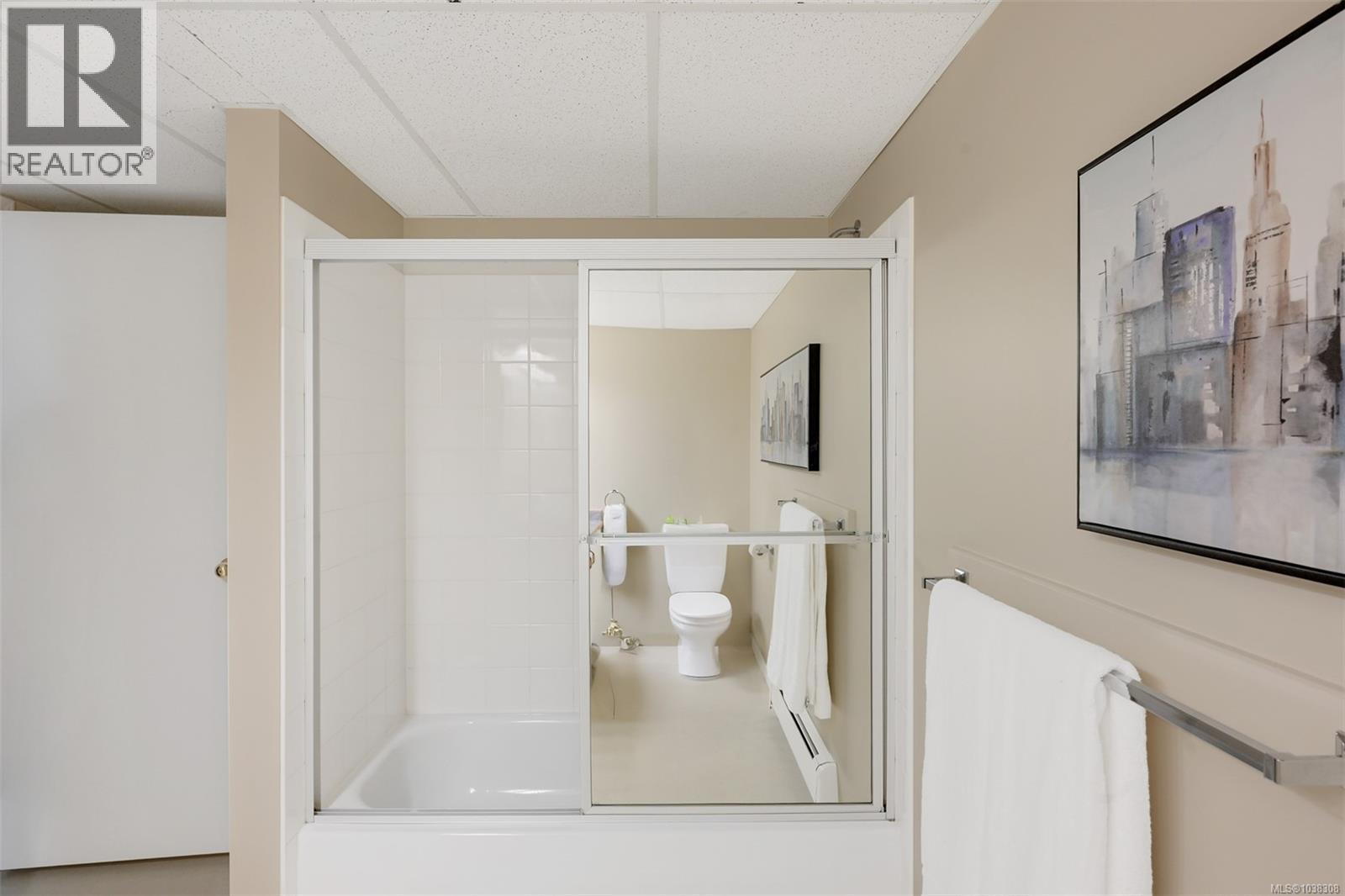 1341 Lyall St - 30