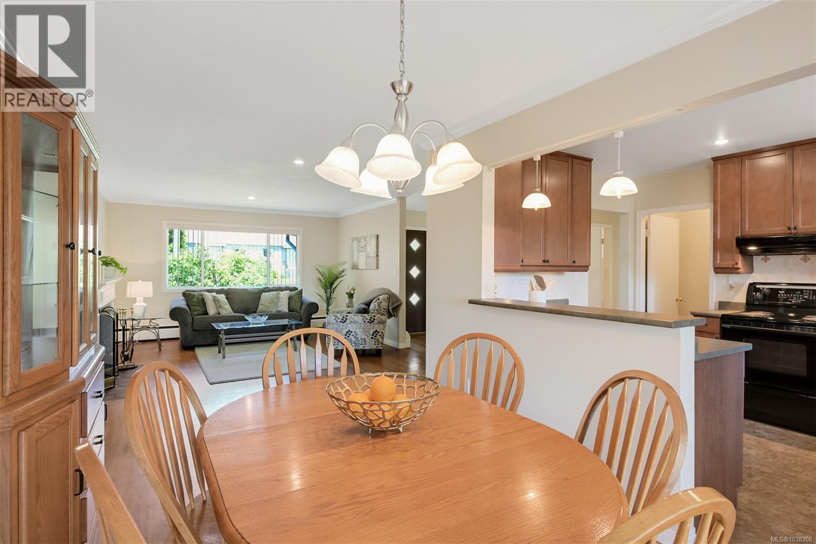1341 Lyall St - 7