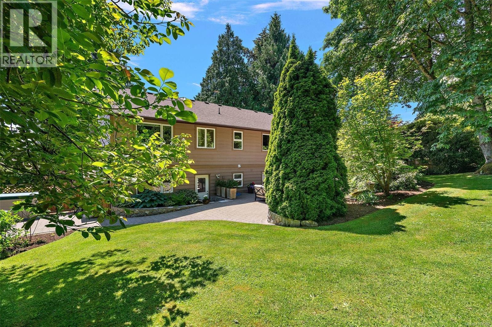 1772 Barrett Dr - 18