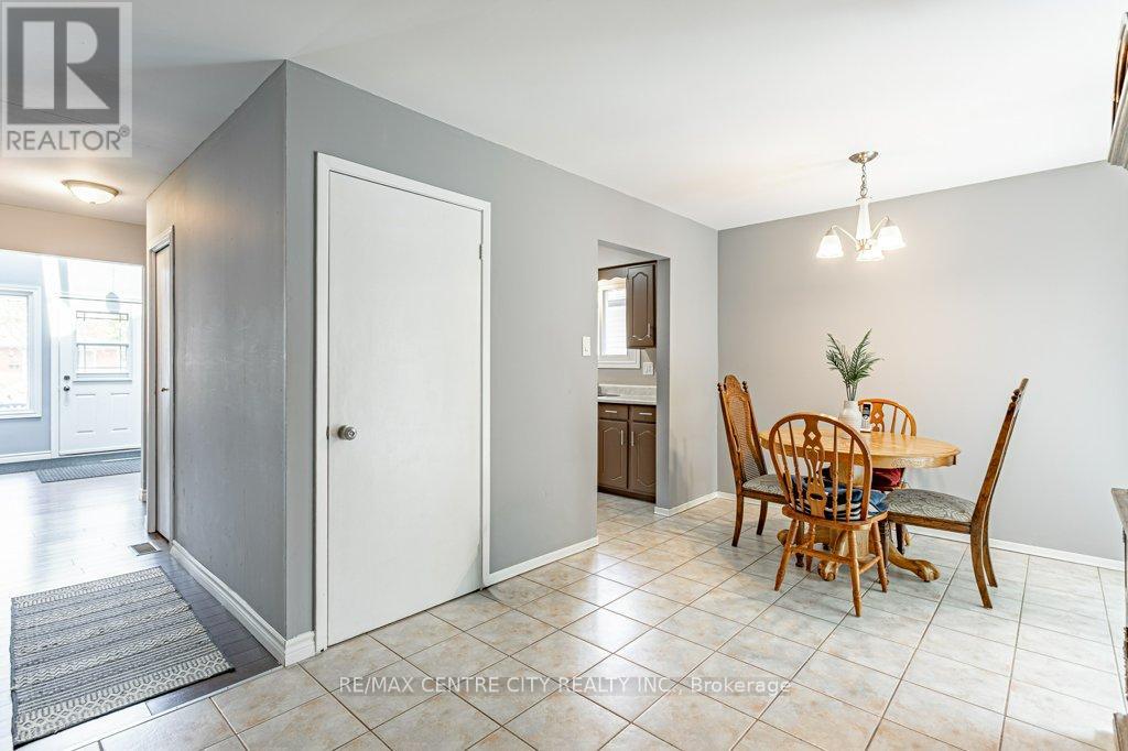 11 PAULINE CRESCENT - 6