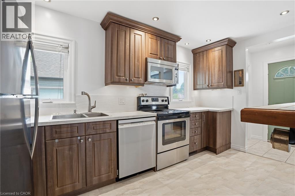 261 ANDREW Street - 11