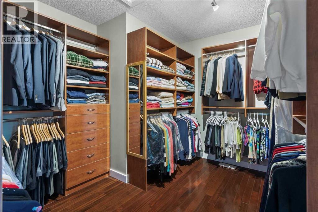 22 Varsity Estates Close NW - 24