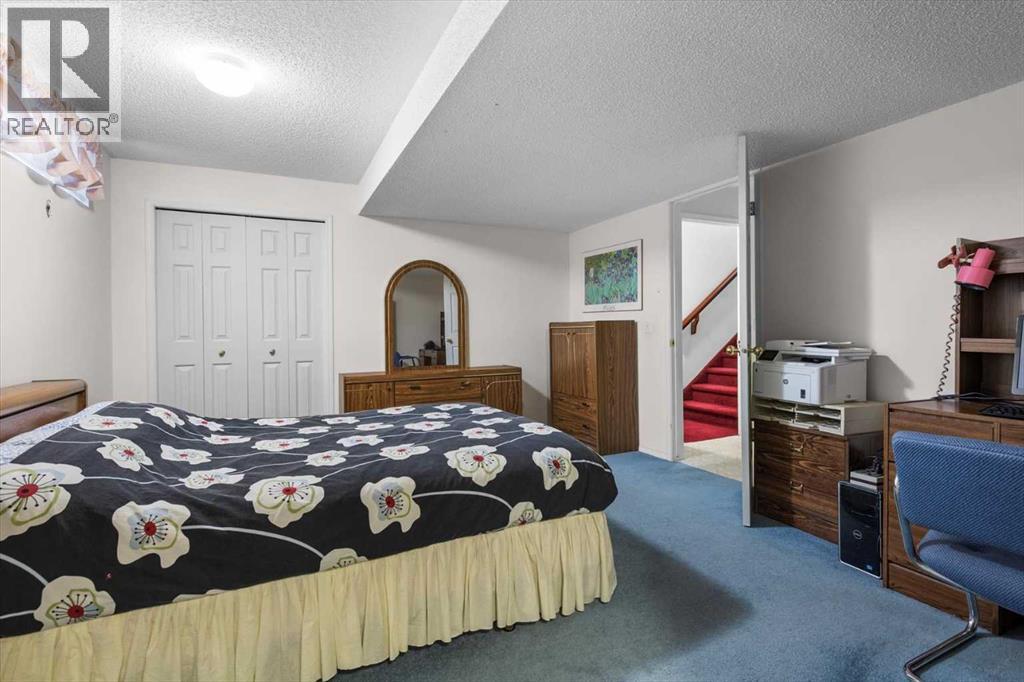 22 Varsity Estates Close NW - 38