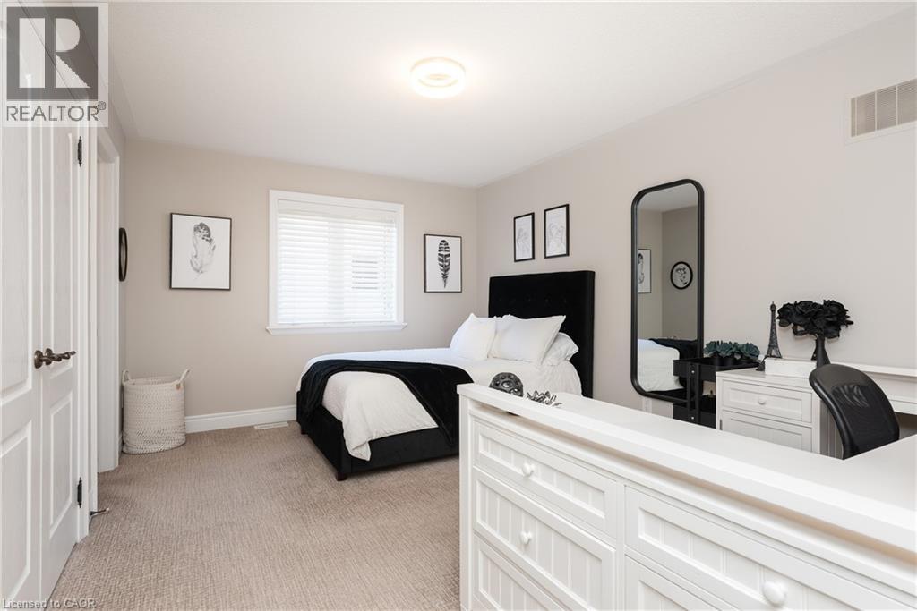 3122 SADDLEWORTH Crescent - 30