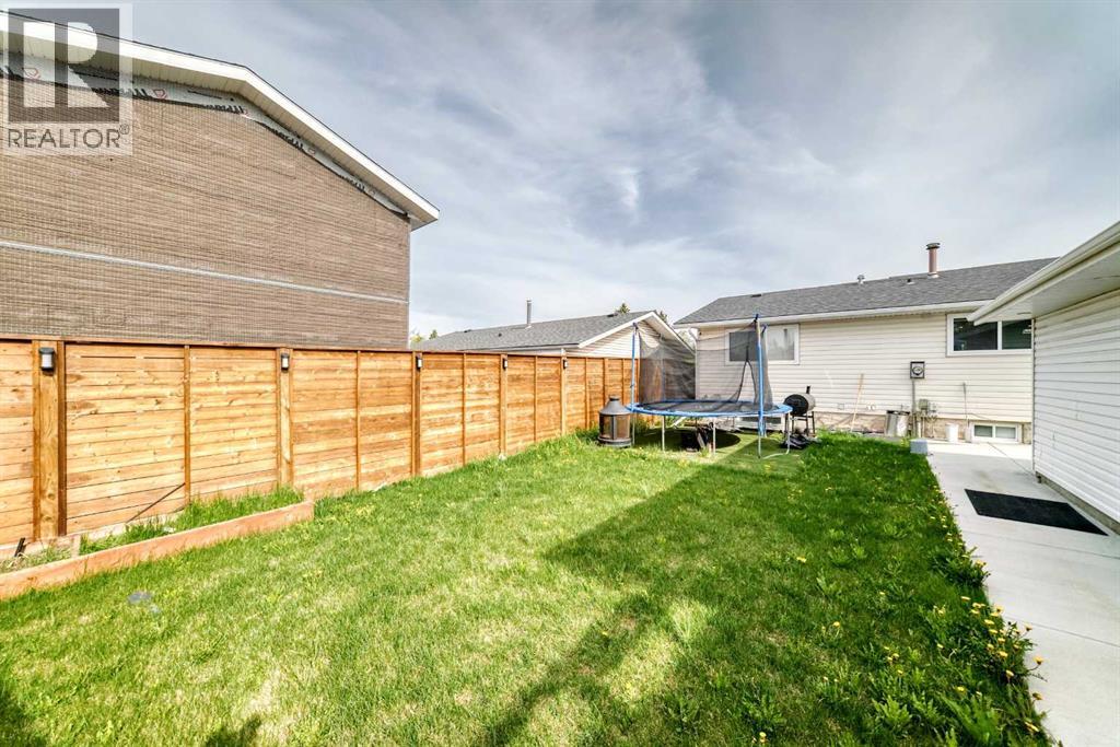12 Rundleson Way NE - 42