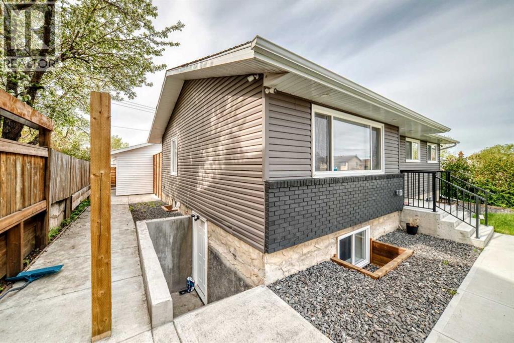 12 Rundleson Way NE - 46