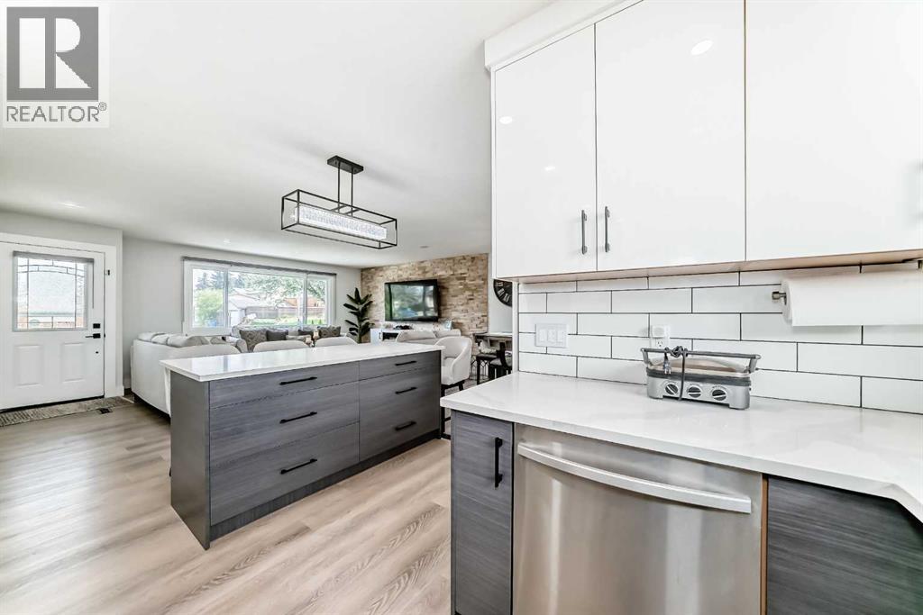 12 Rundleson Way NE - 12
